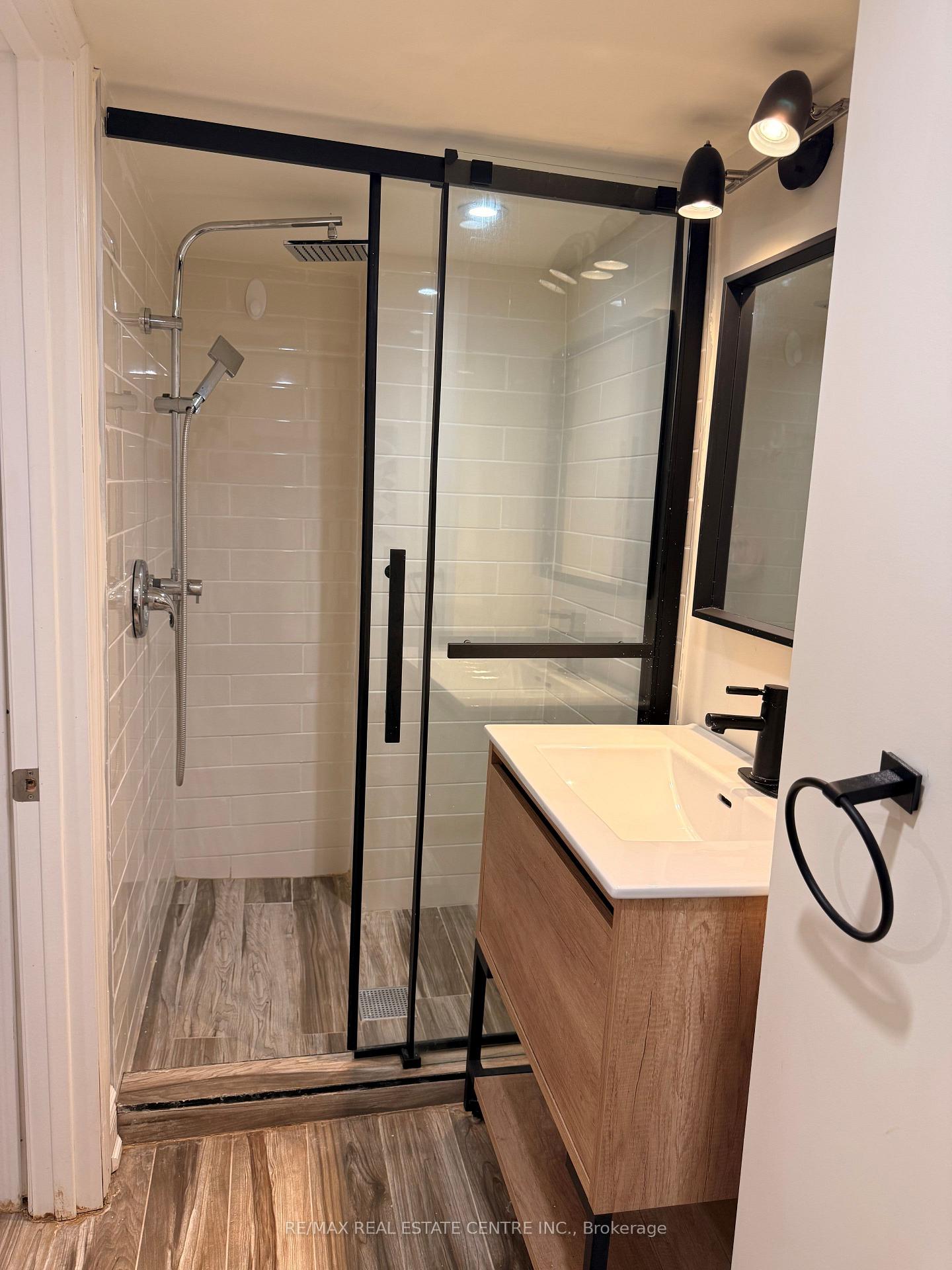 Photo 23 of 2197 Munn's Avenue, Oakville, River Oaks — HOMEH