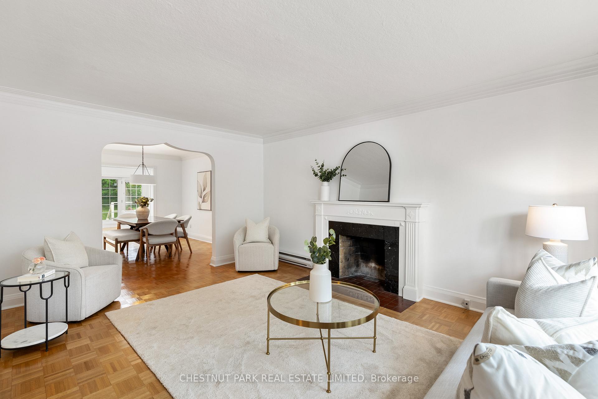 Photo 5 of 4 Roxville Avenue, Toronto, Leaside — HOMEH