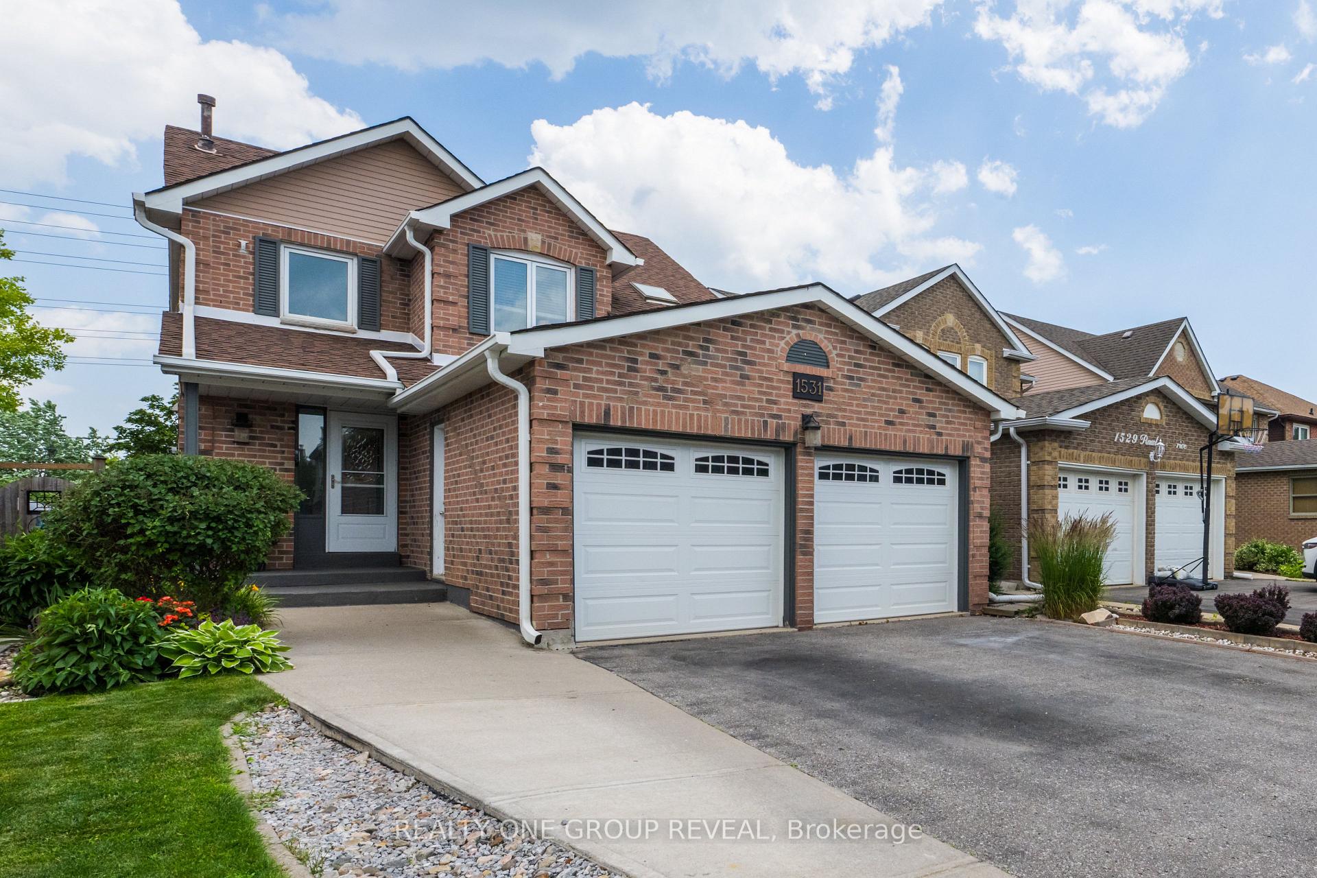Photo 2 of 1531 Rawlings Drive, Pickering, Liverpool — HOMEH