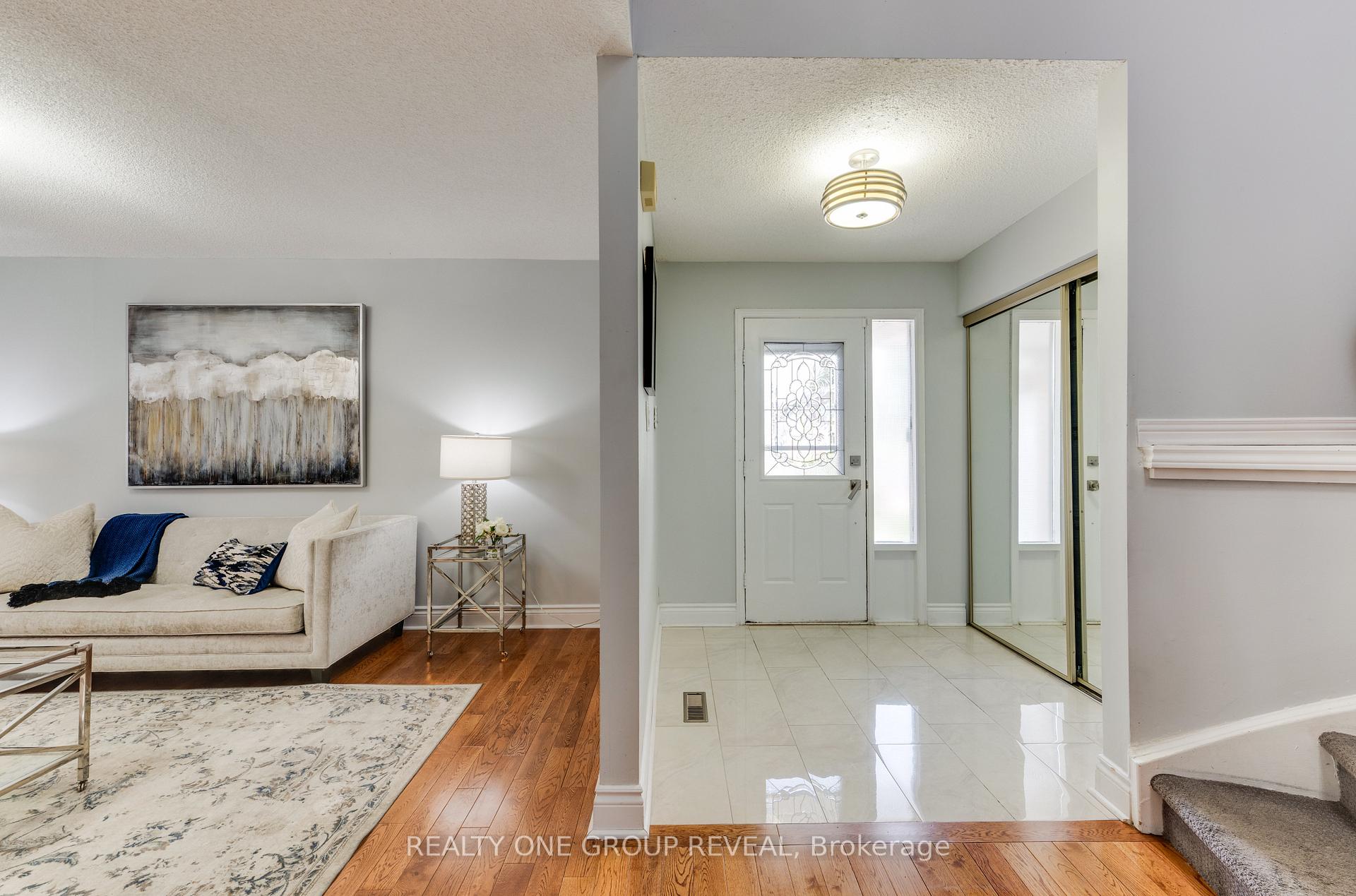 Photo 5 of 1531 Rawlings Drive, Pickering, Liverpool — HOMEH