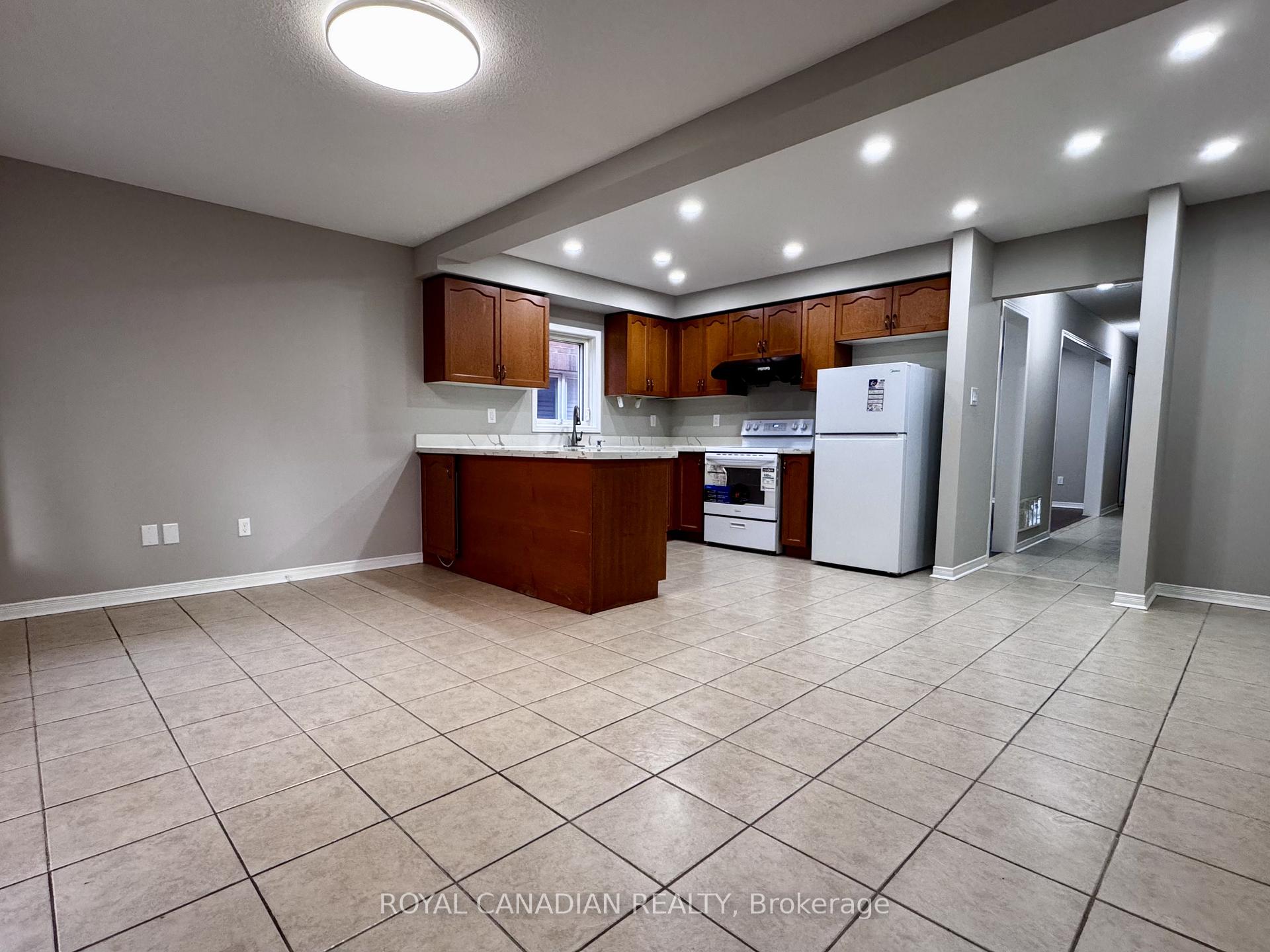 Photo 5 of 10 Guinevere Road, Markham, Cedarwood — HOMEH