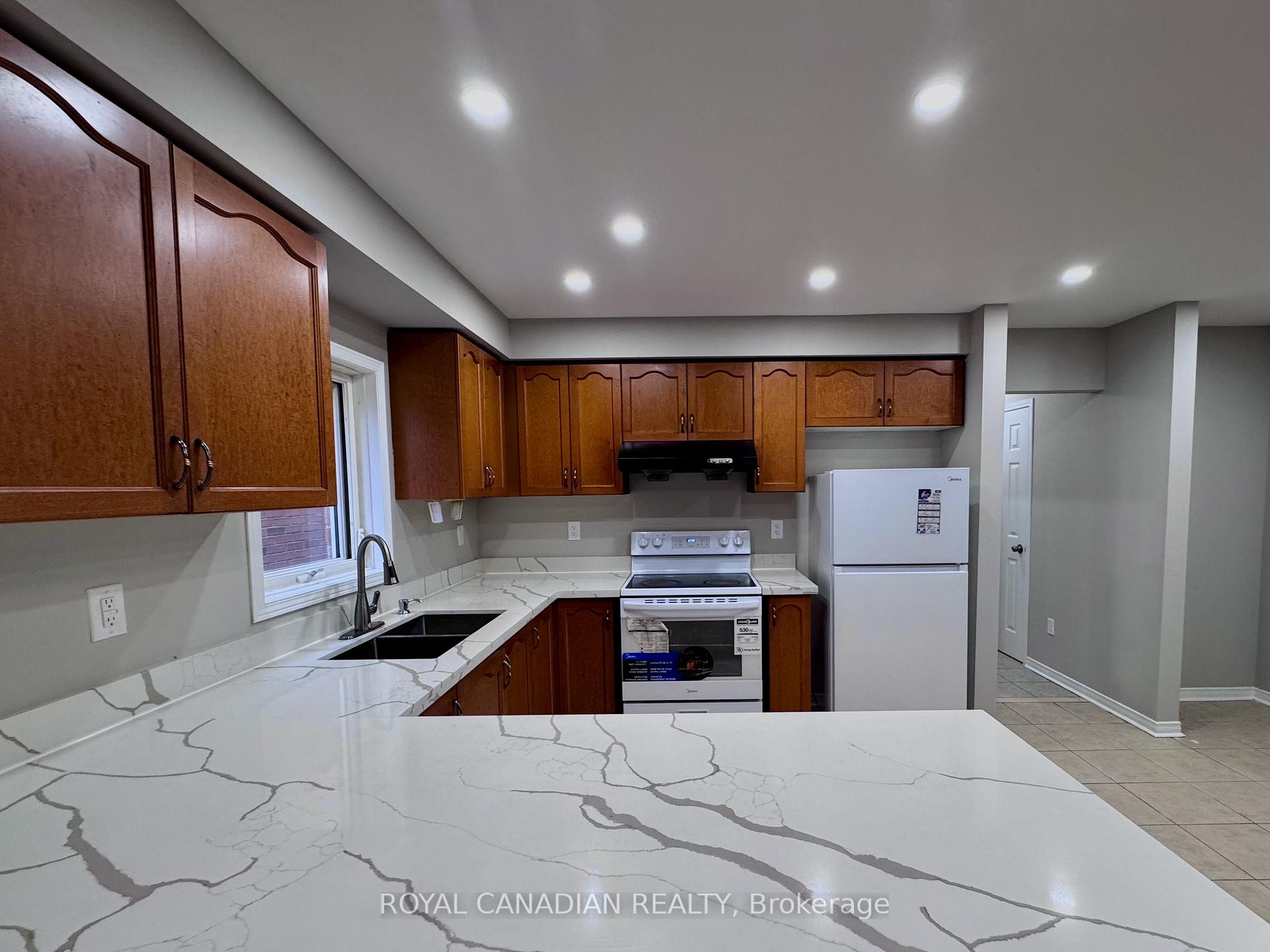 Photo 6 of 10 Guinevere Road, Markham, Cedarwood — HOMEH