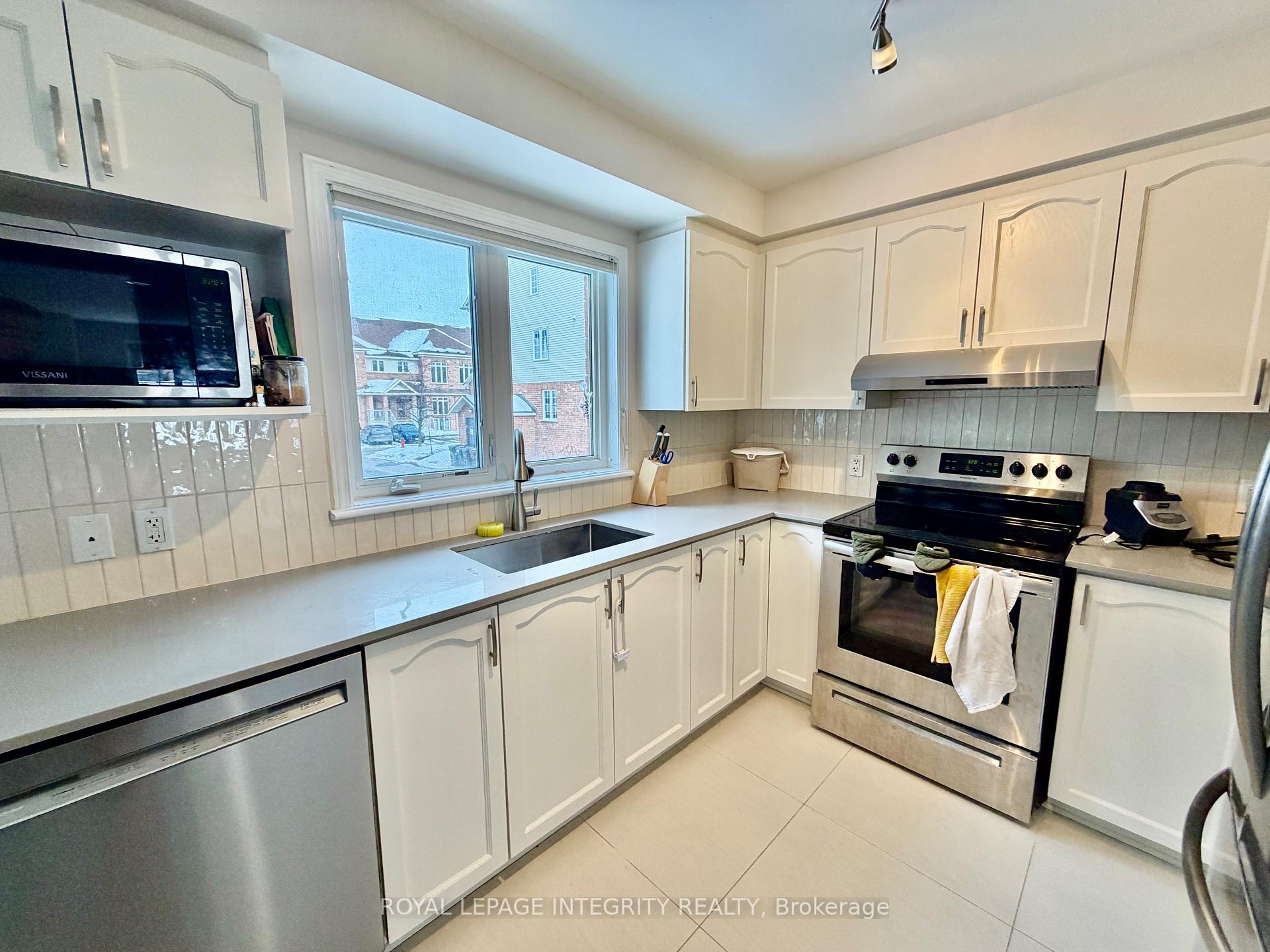 Photo 11 of Unit 36, 1512 Walkley Road, Ottawa, Heron Gate/Industrial Park — HOMEH