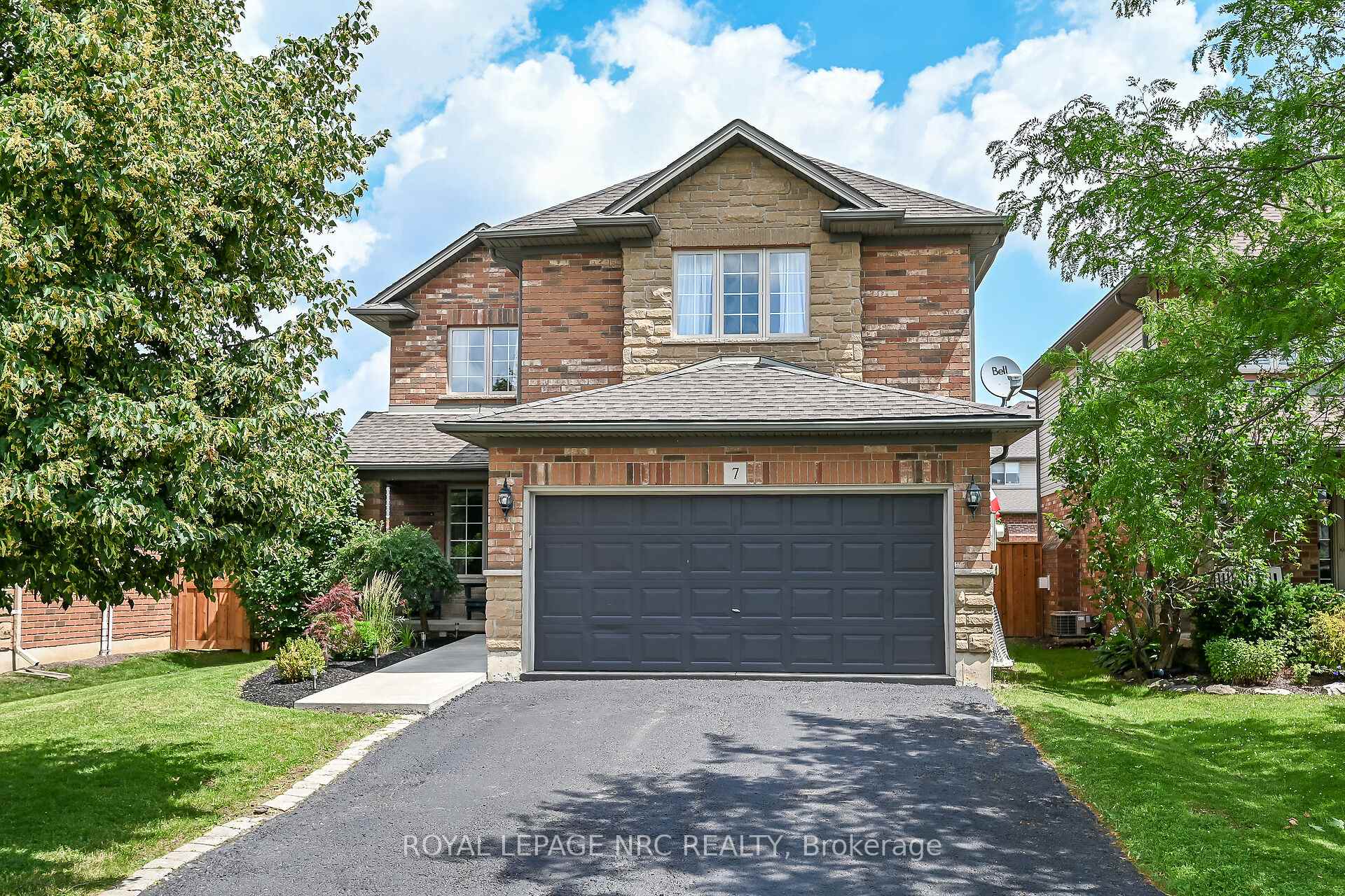 Photo 1 of 7 Etherington Crescent, Hamilton, Binbrook — HOMEH