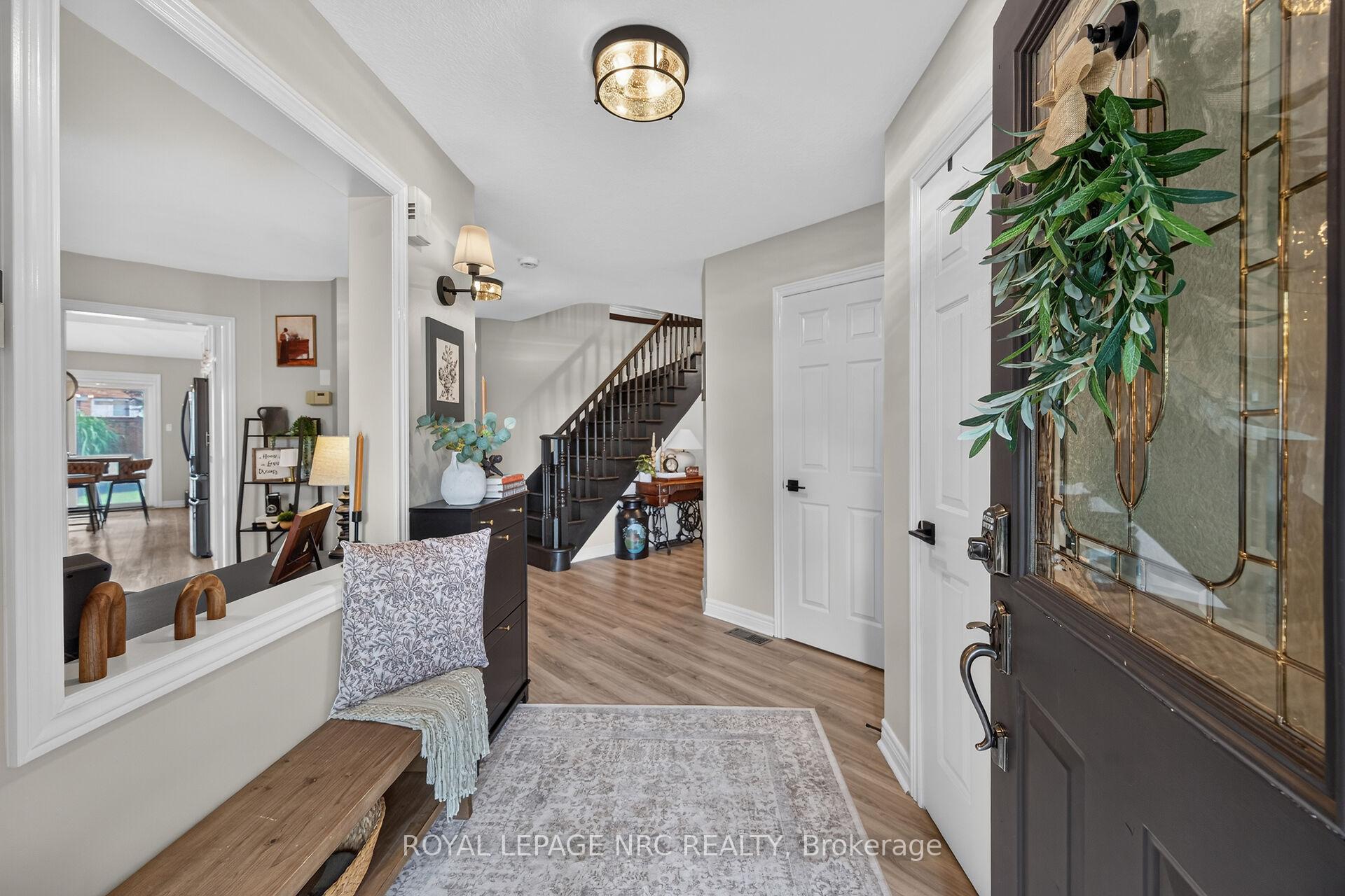 Photo 4 of 7 Etherington Crescent, Hamilton, Binbrook — HOMEH