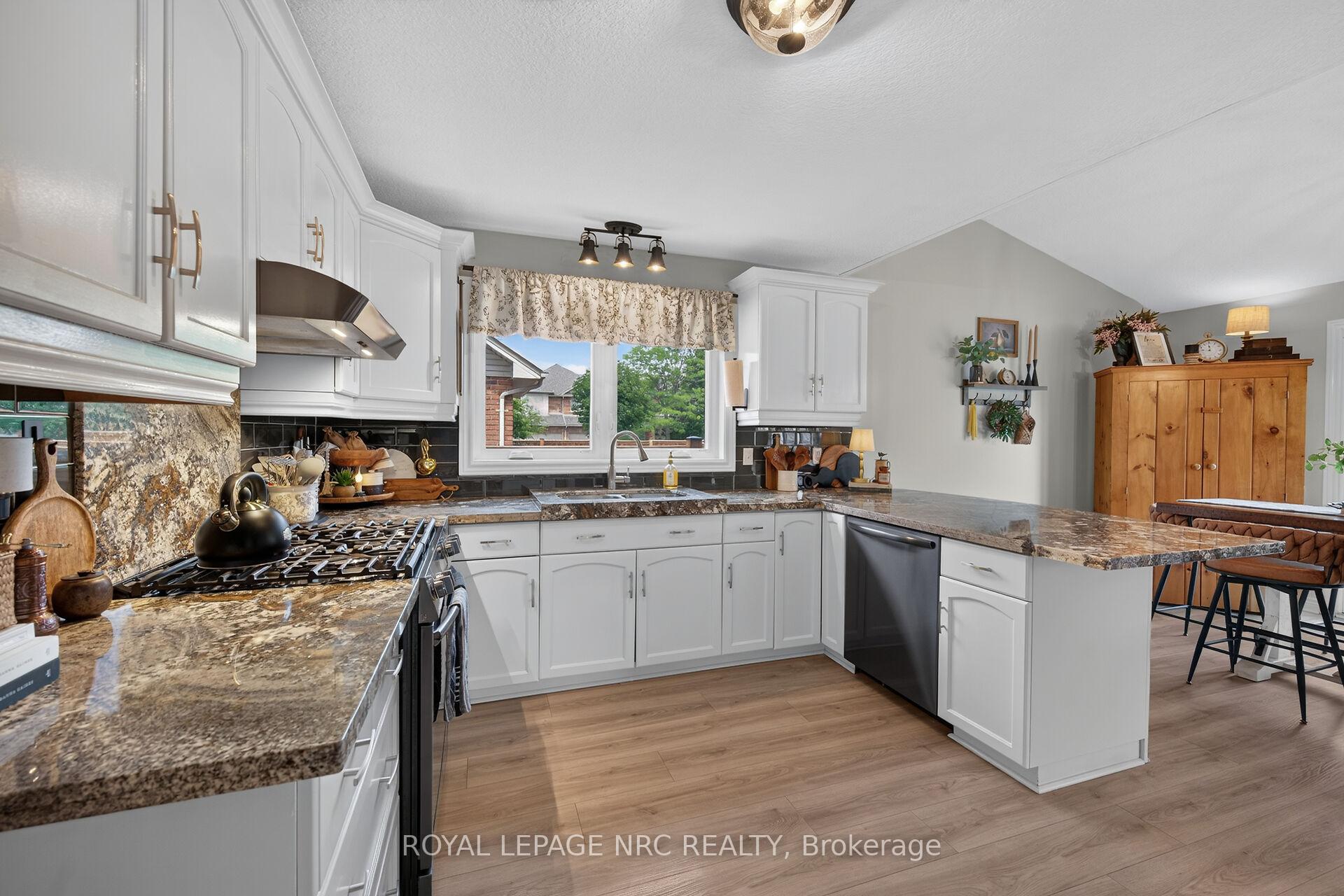 Photo 15 of 7 Etherington Crescent, Hamilton, Binbrook — HOMEH