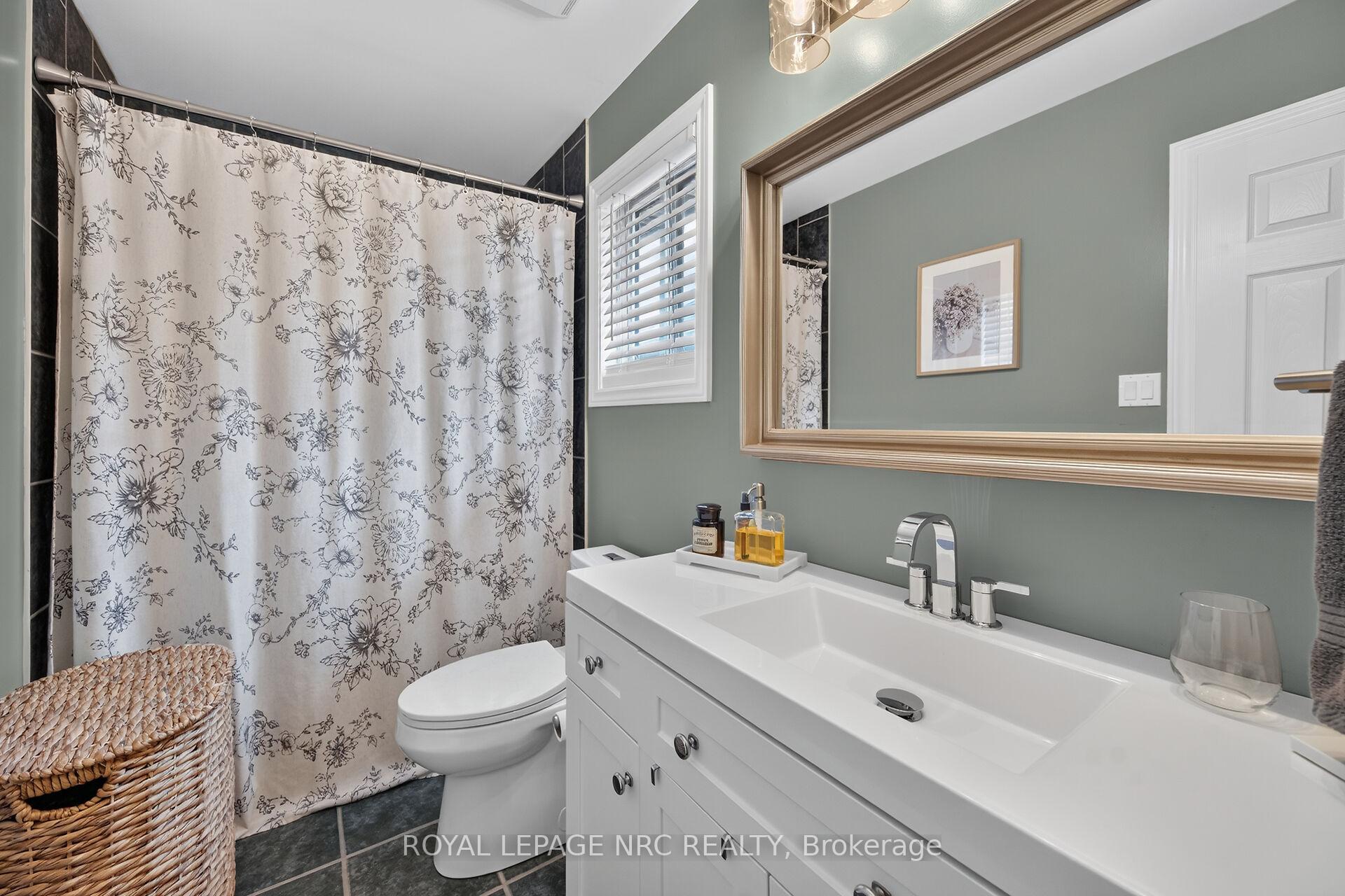 Photo 26 of 7 Etherington Crescent, Hamilton, Binbrook — HOMEH