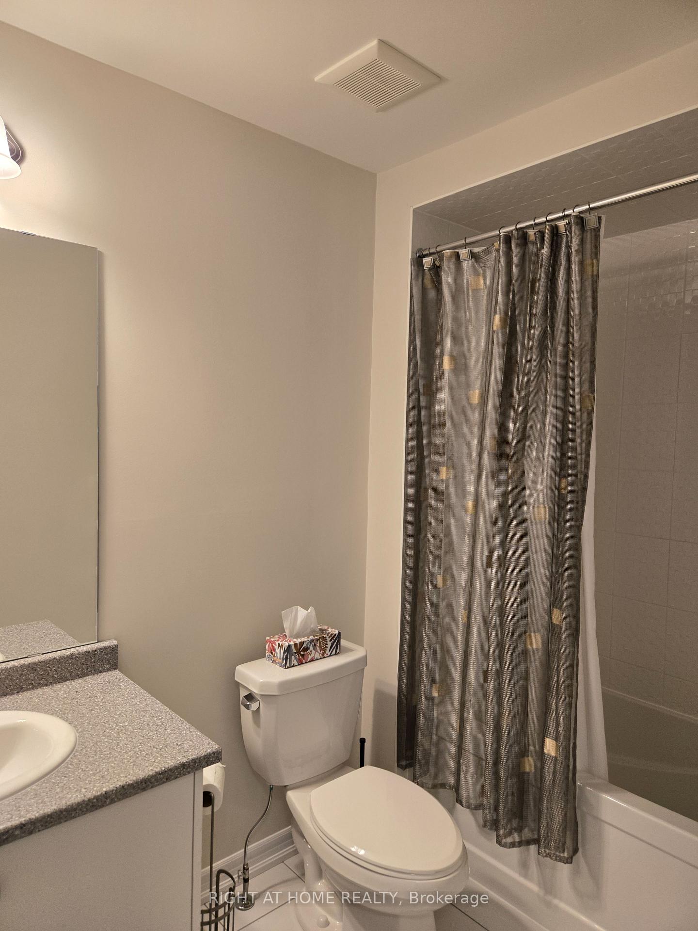 Photo 11 of 98 Senay Circle, Clarington, Courtice — HOMEH