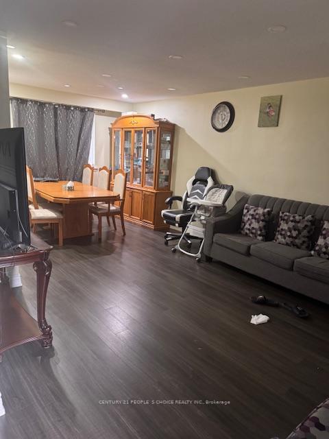Photo 2 of Unit Upper, 3038 Coral Drive, Mississauga, Malton — HOMEH