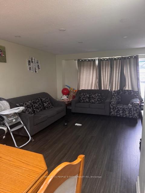 Photo 3 of Unit Upper, 3038 Coral Drive, Mississauga, Malton — HOMEH
