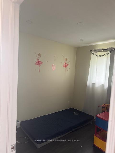 Photo 7 of Unit Upper, 3038 Coral Drive, Mississauga, Malton — HOMEH