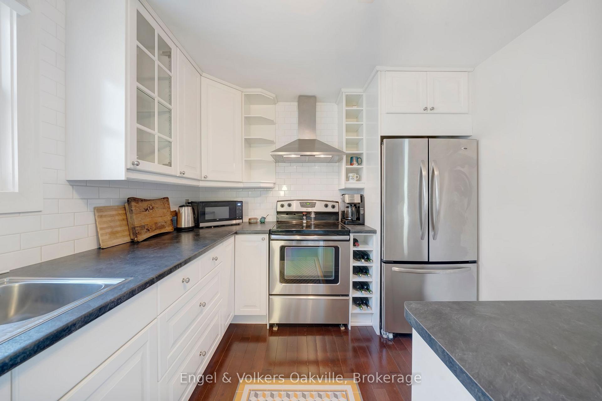 Photo 8 of 1354 Ontario Street, Burlington, Brant — HOMEH