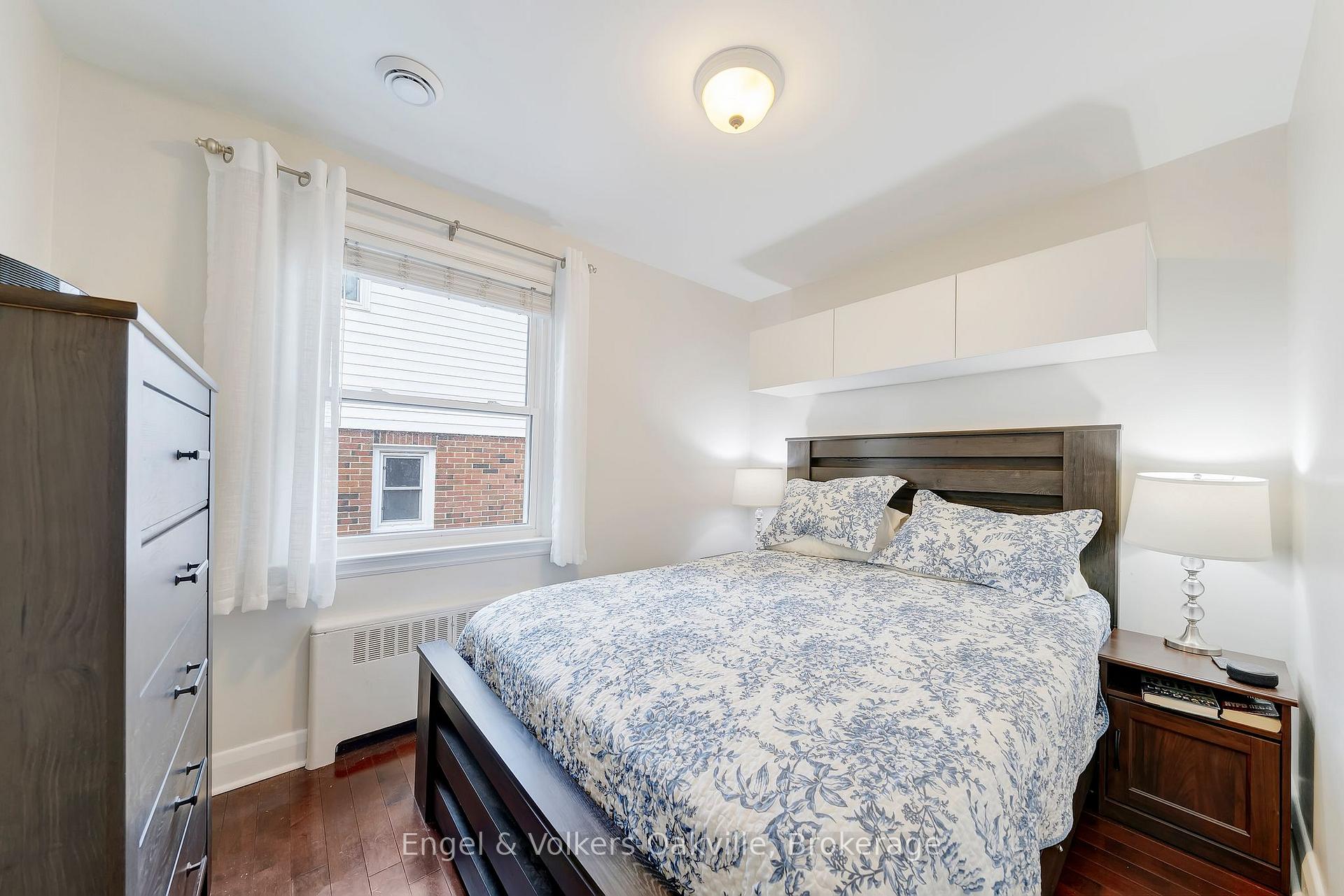 Photo 12 of 1354 Ontario Street, Burlington, Brant — HOMEH