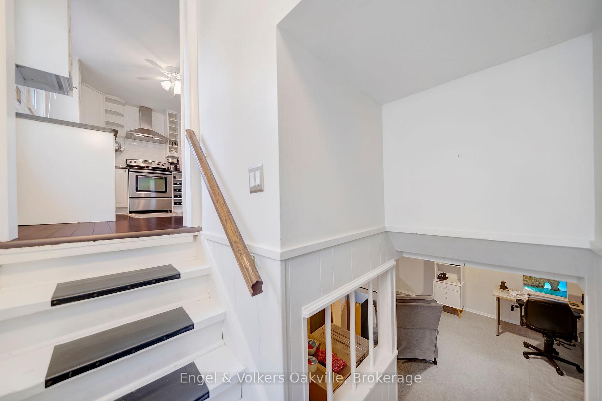Photo 15 of 1354 Ontario Street, Burlington, Brant — HOMEH