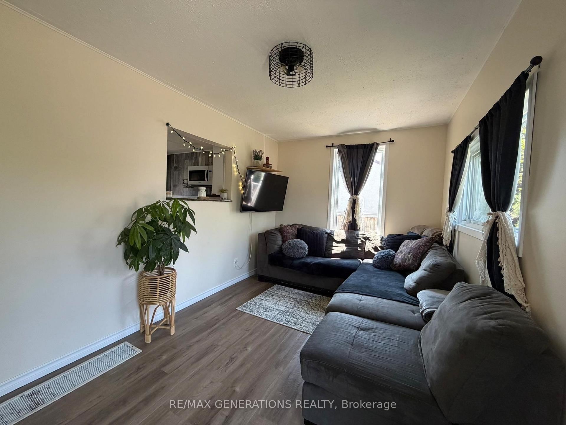 Photo 2 of 261 Balsam Street, Thunder Bay, Shuniah — HOMEH