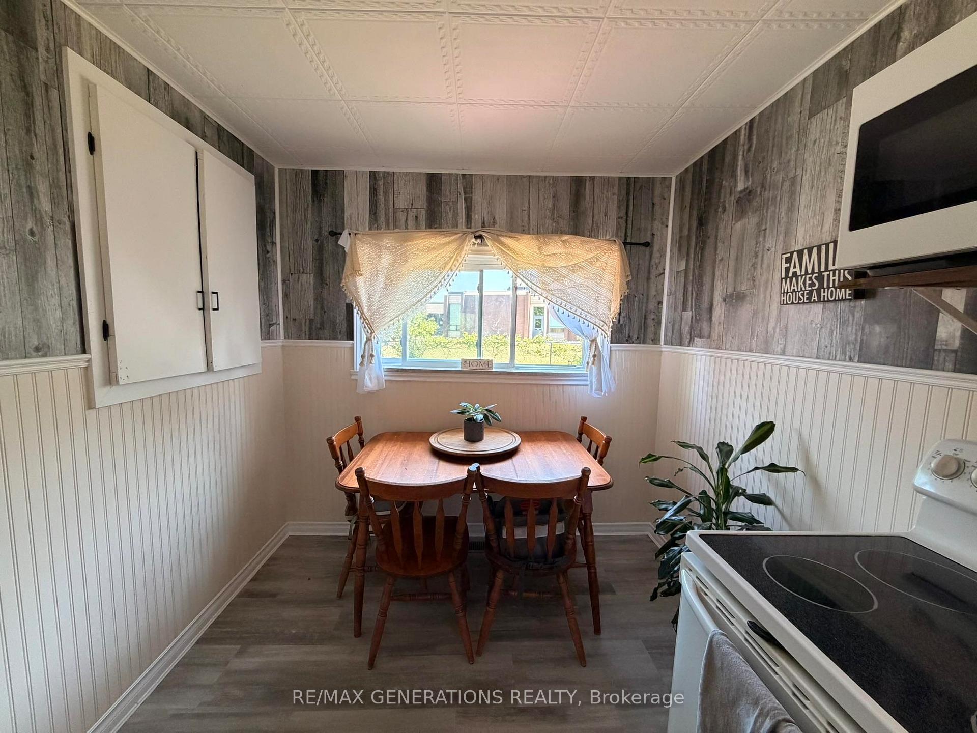 Photo 6 of 261 Balsam Street, Thunder Bay, Shuniah — HOMEH
