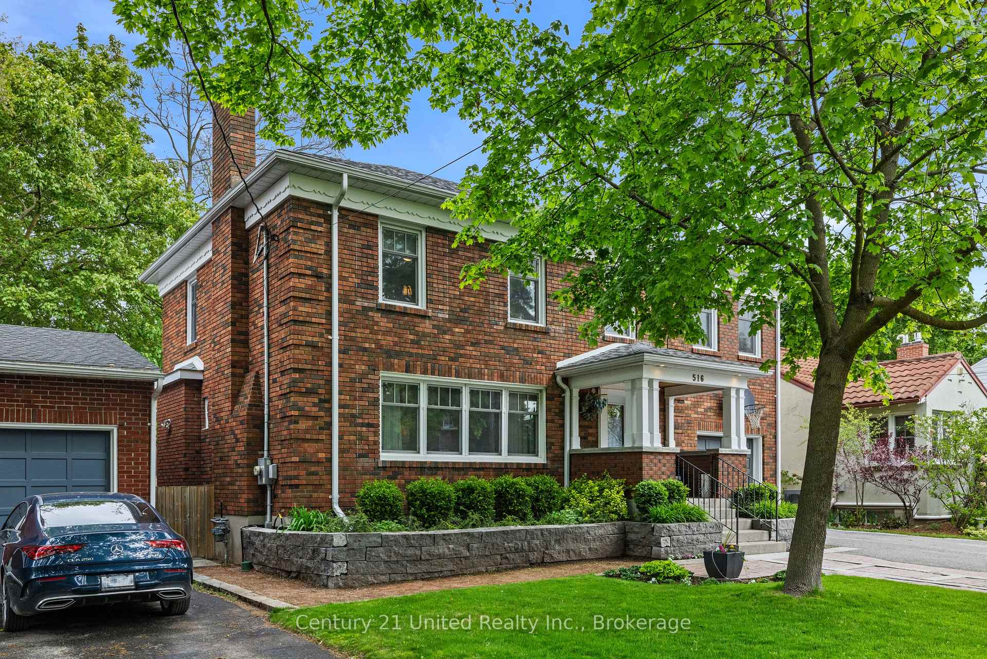 Photo 2 of 516 Hunter Street W, Peterborough, Town Ward 3 — HOMEH