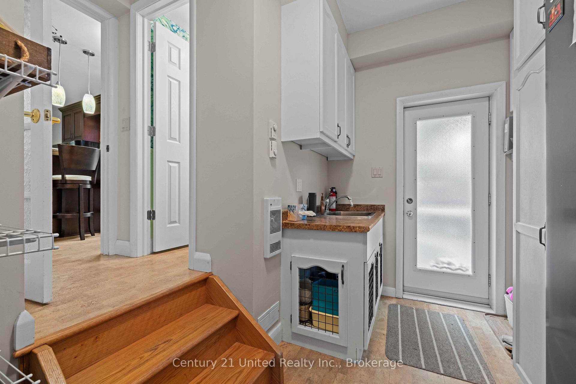 Photo 12 of 516 Hunter Street W, Peterborough, Town Ward 3 — HOMEH