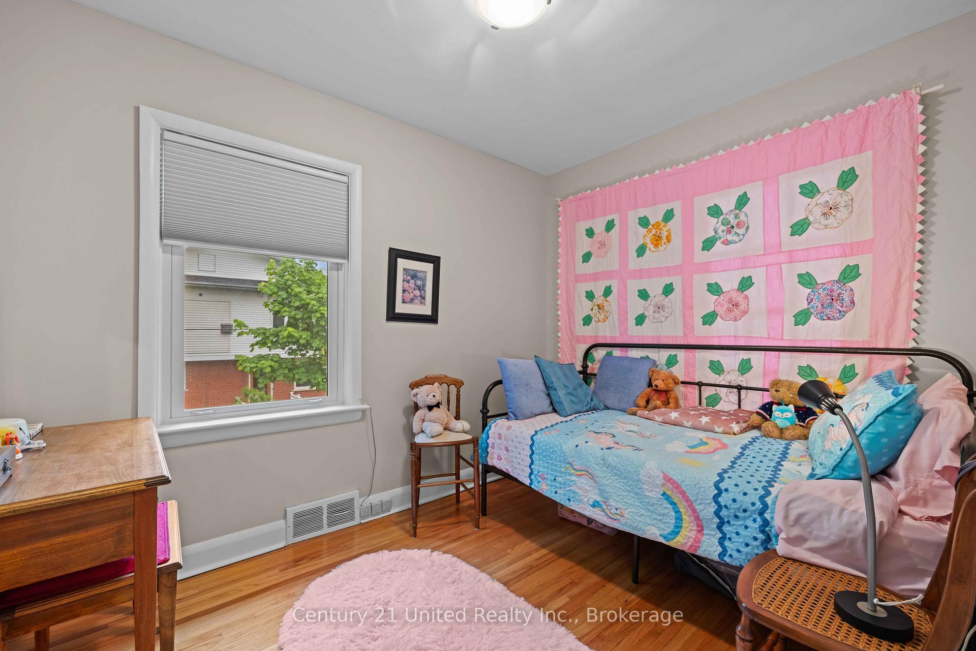 Photo 18 of 516 Hunter Street W, Peterborough, Town Ward 3 — HOMEH