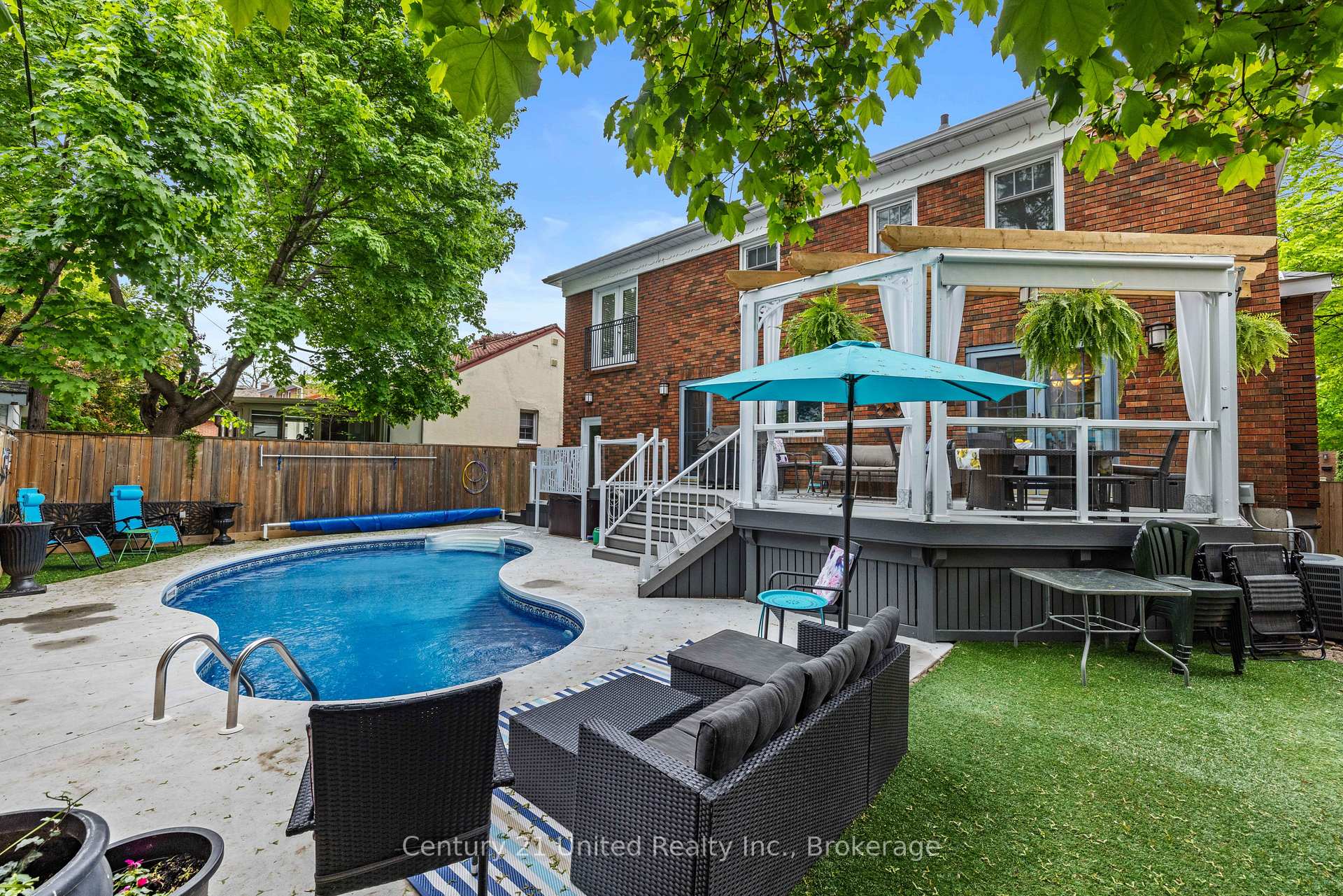 Photo 32 of 516 Hunter Street W, Peterborough, Town Ward 3 — HOMEH