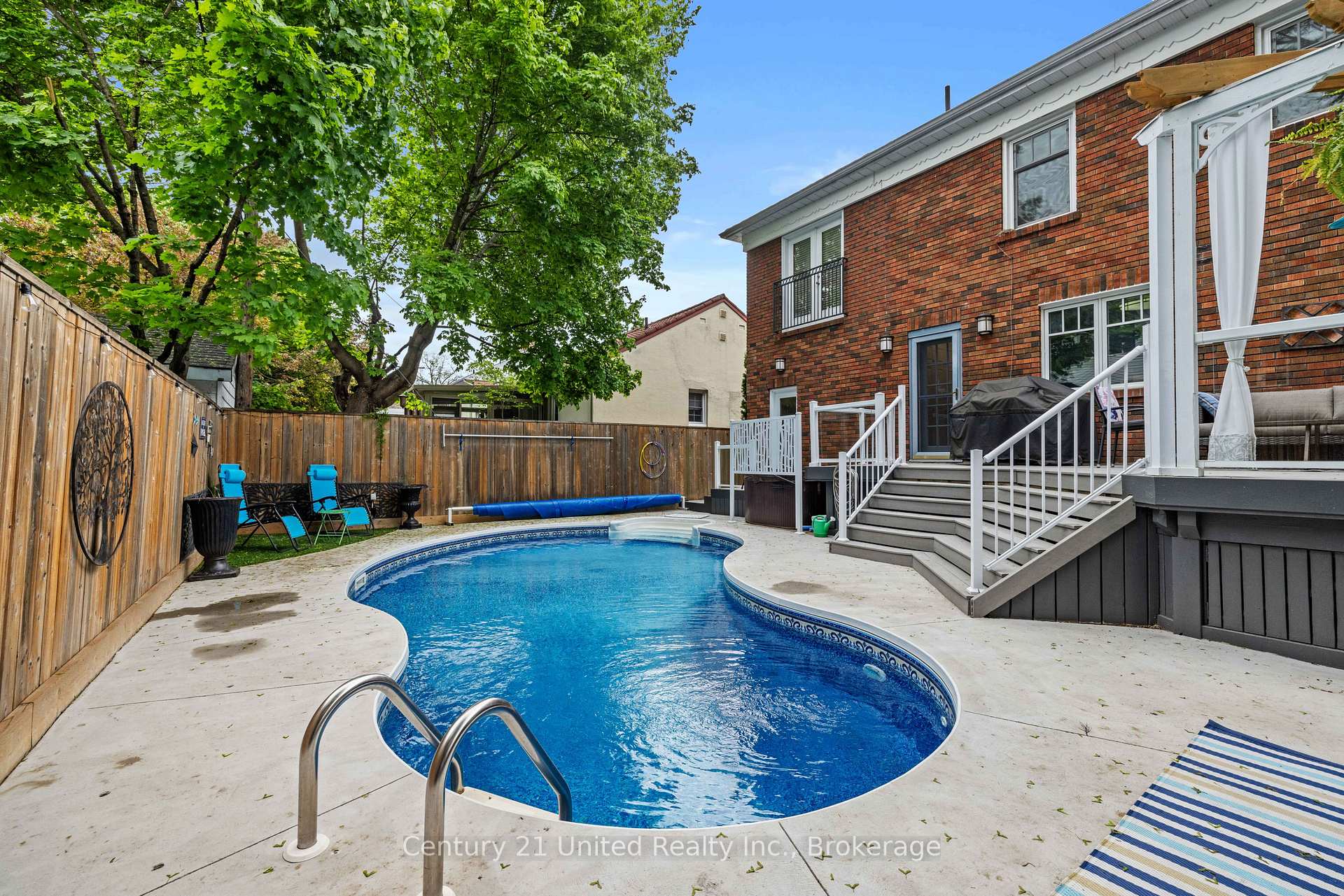 Photo 33 of 516 Hunter Street W, Peterborough, Town Ward 3 — HOMEH