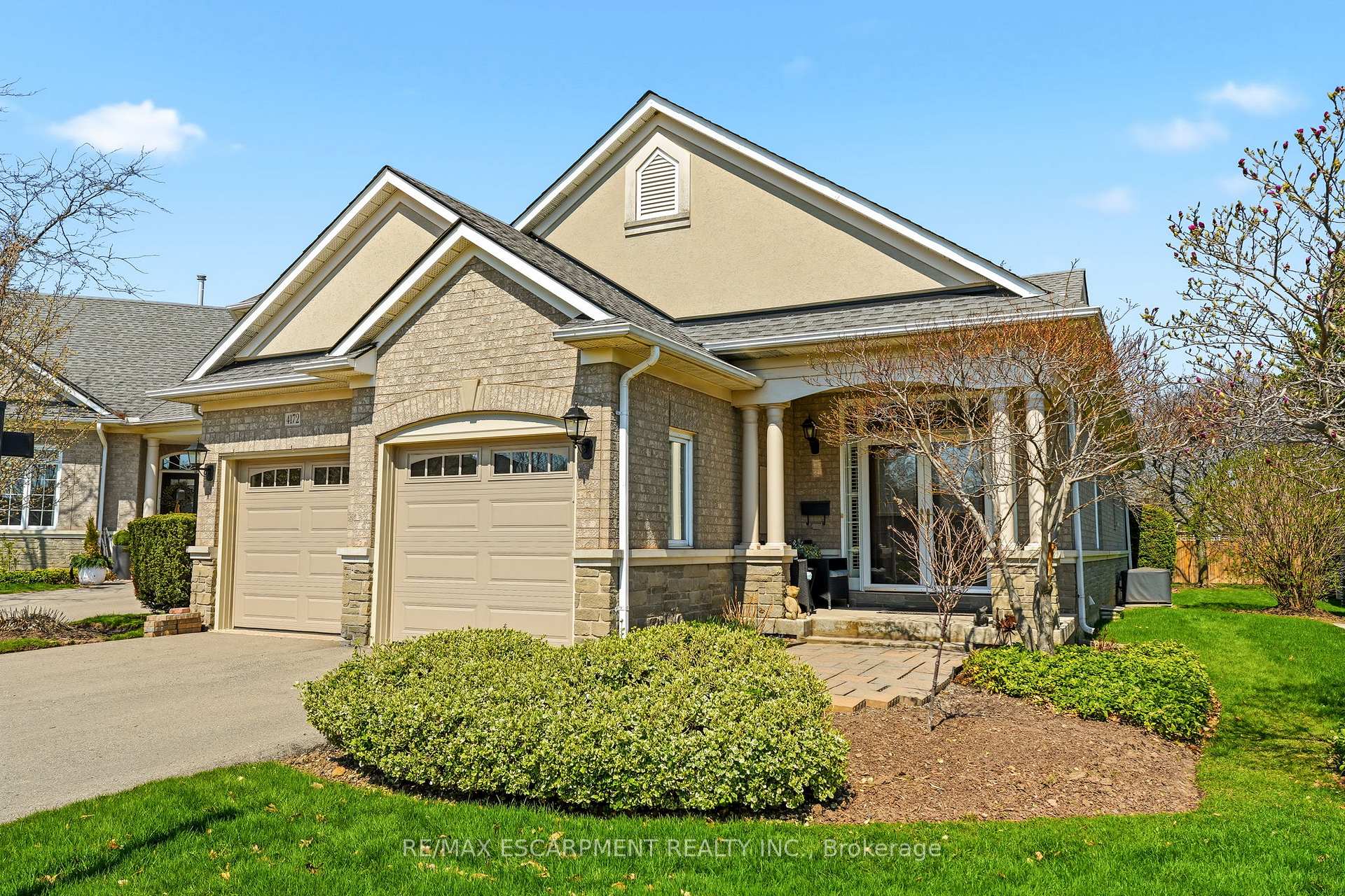 Photo 2 of 4172 Stonebridge Crescent, Burlington, Rose — HOMEH