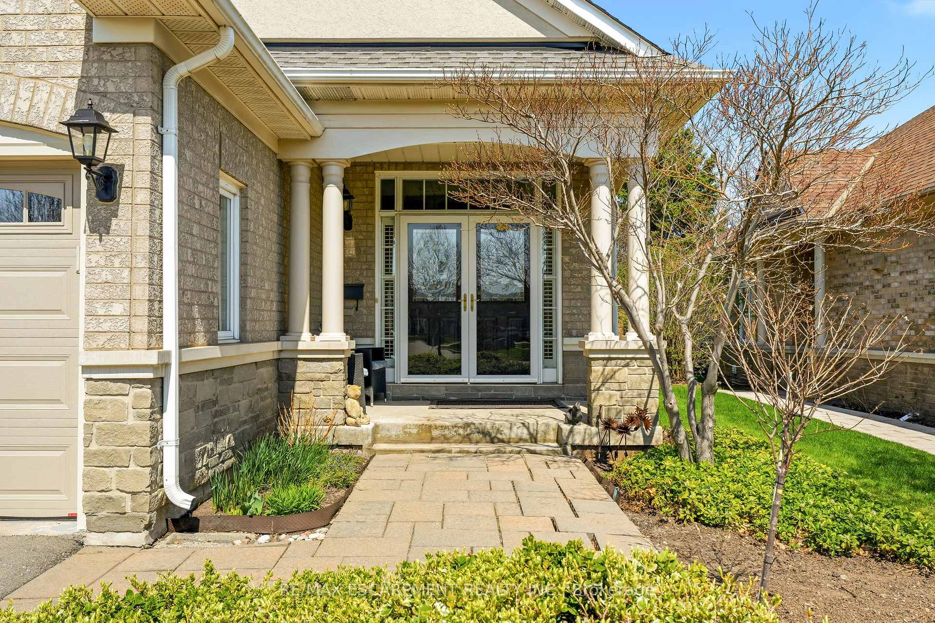 Photo 3 of 4172 Stonebridge Crescent, Burlington, Rose — HOMEH