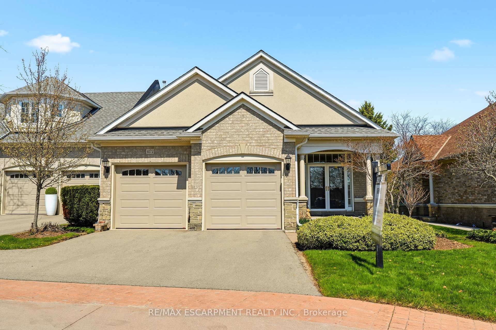 Photo 4 of 4172 Stonebridge Crescent, Burlington, Rose — HOMEH