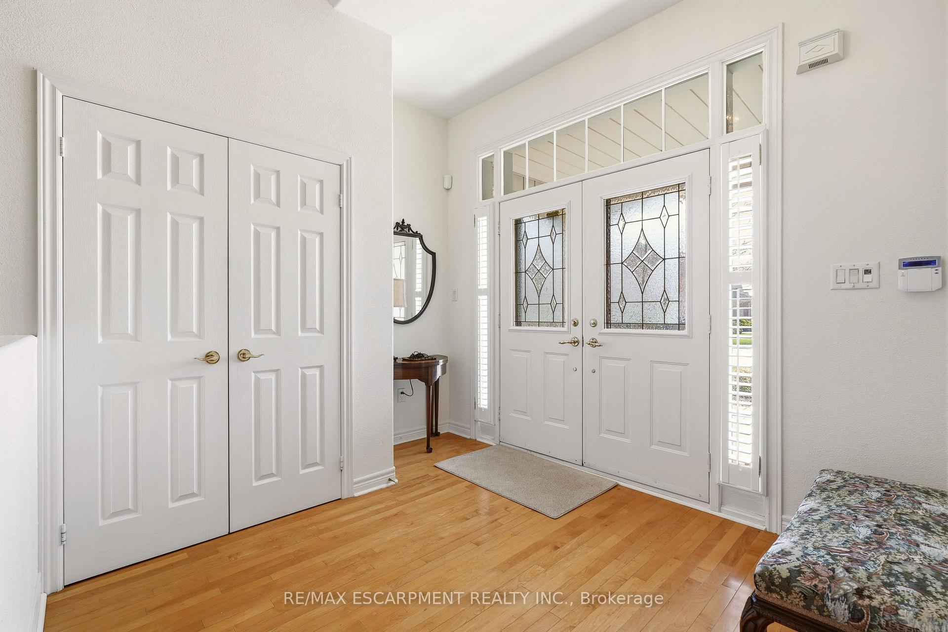 Photo 5 of 4172 Stonebridge Crescent, Burlington, Rose — HOMEH