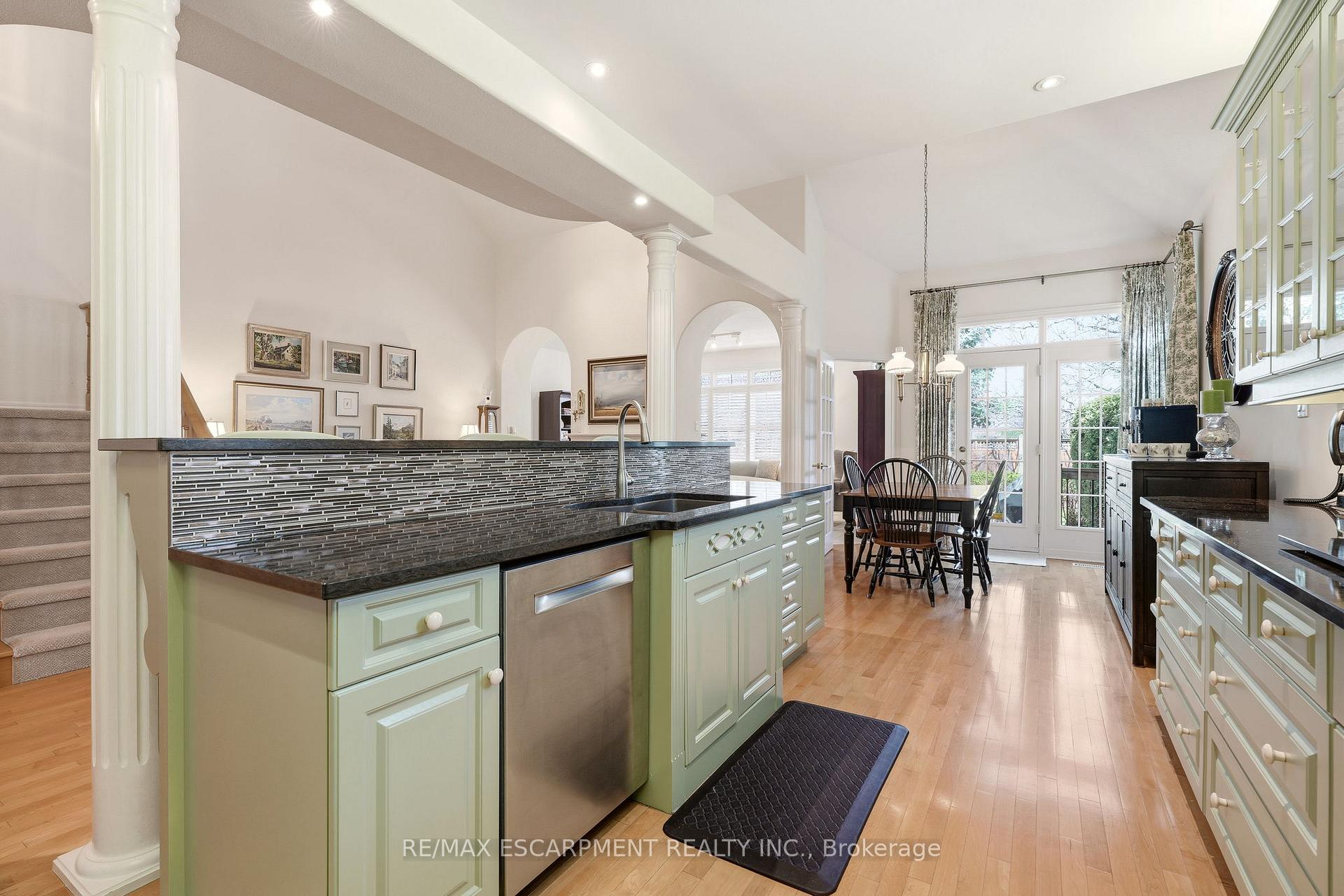 Photo 9 of 4172 Stonebridge Crescent, Burlington, Rose — HOMEH