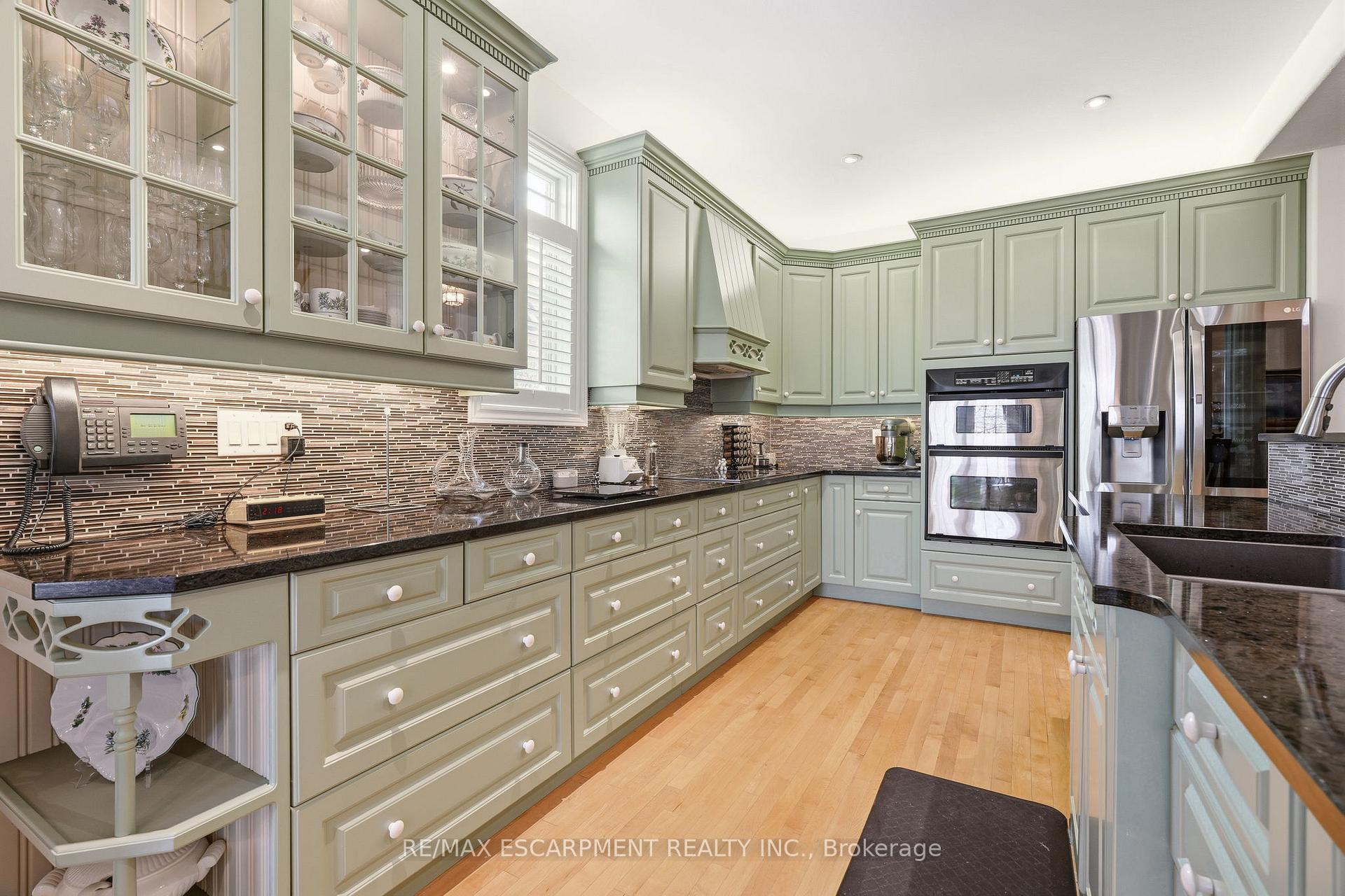 Photo 13 of 4172 Stonebridge Crescent, Burlington, Rose — HOMEH