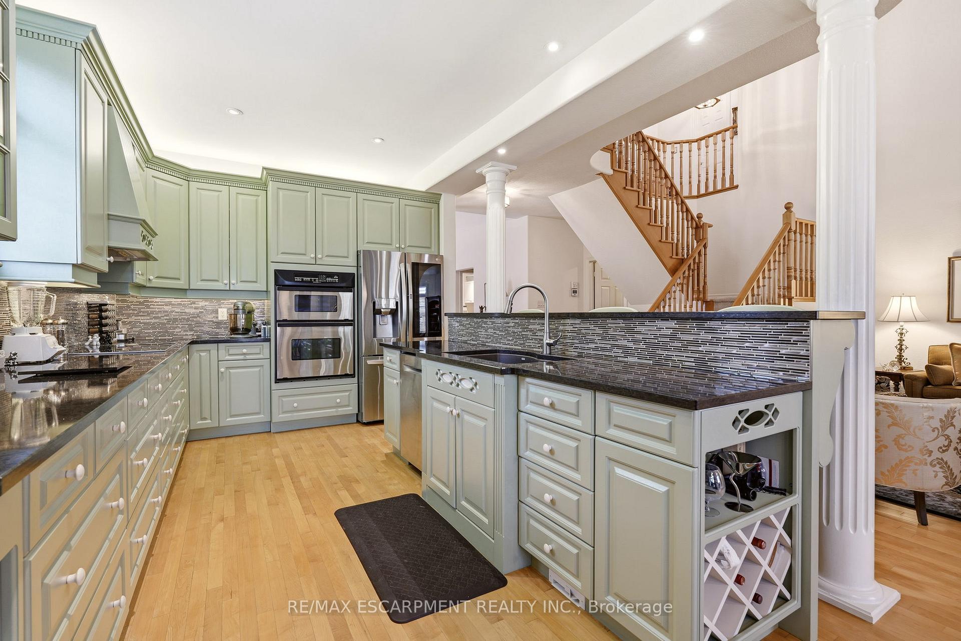 Photo 14 of 4172 Stonebridge Crescent, Burlington, Rose — HOMEH