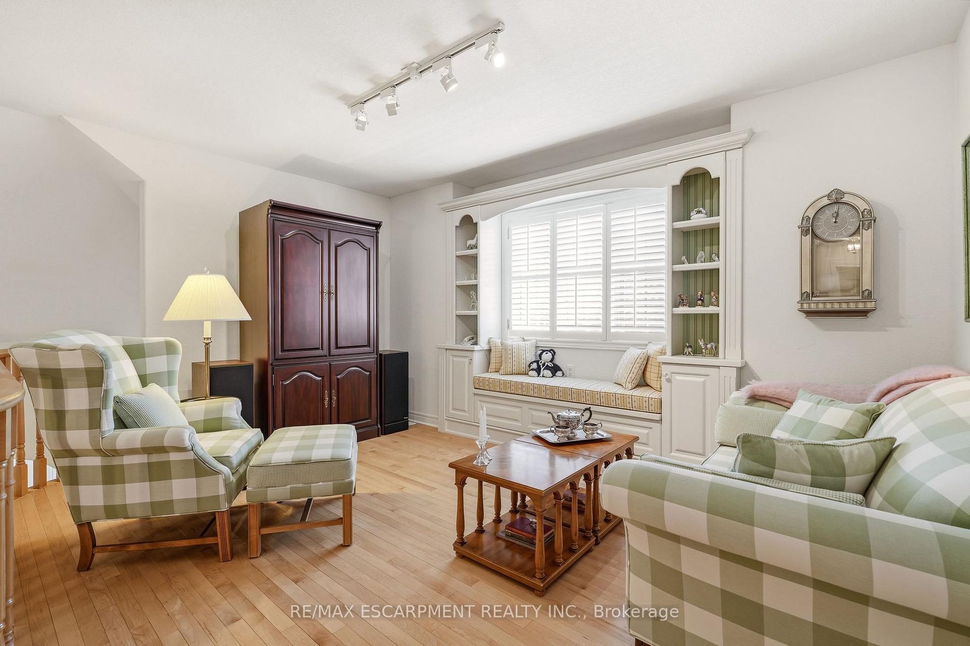 Photo 32 of 4172 Stonebridge Crescent, Burlington, Rose — HOMEH