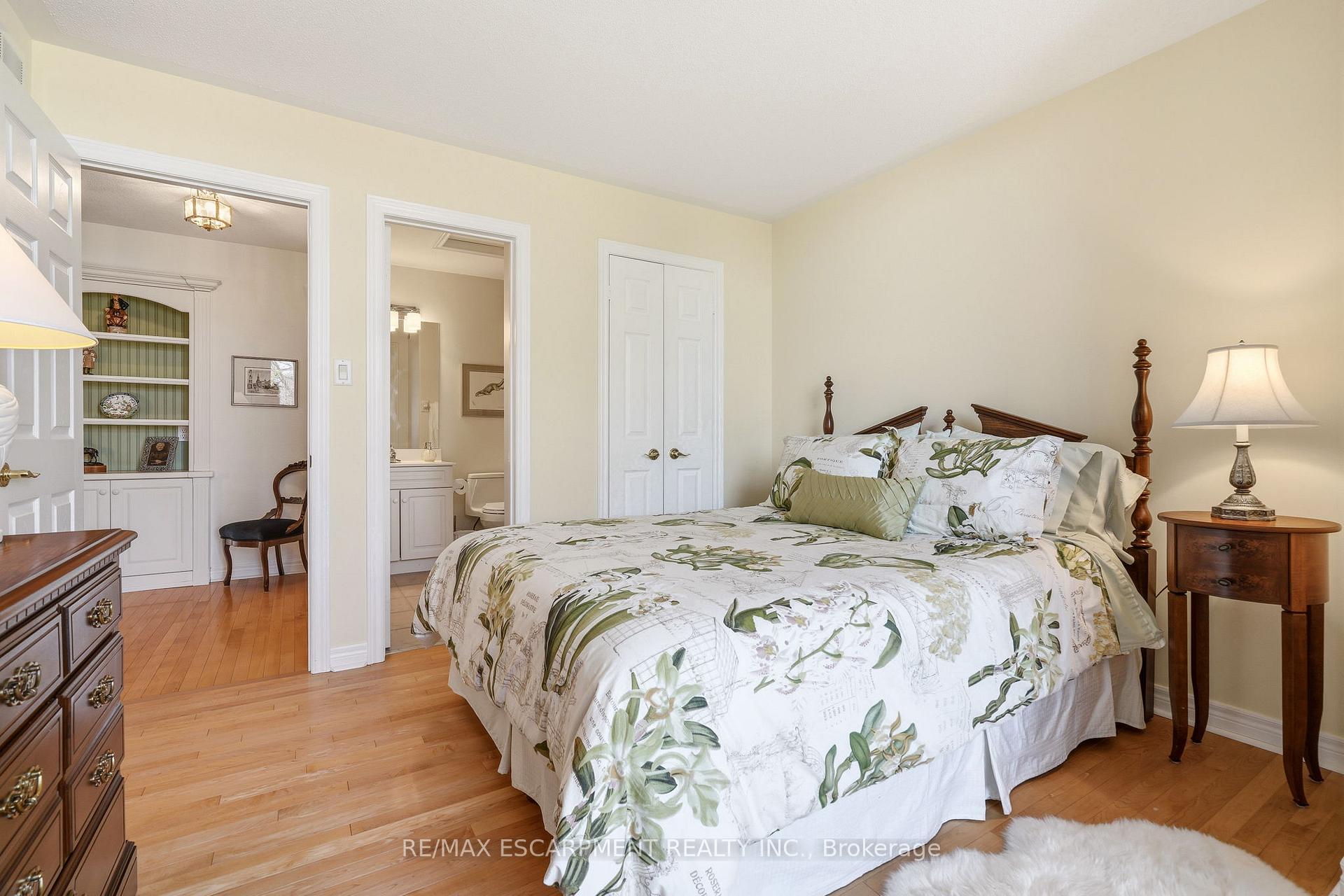 Photo 34 of 4172 Stonebridge Crescent, Burlington, Rose — HOMEH