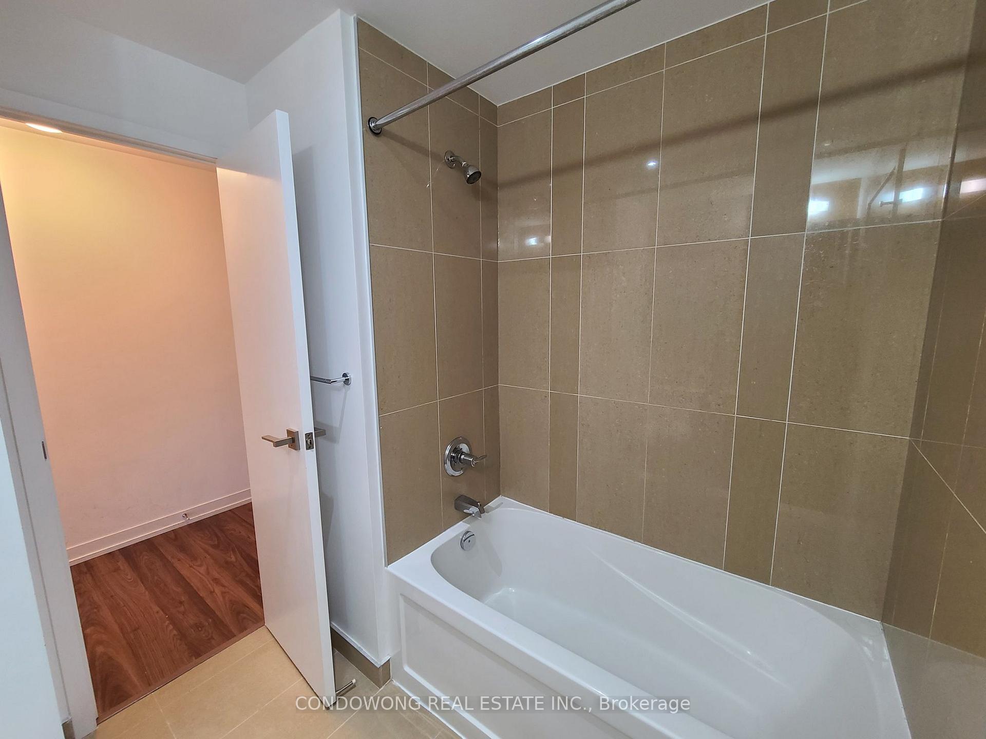 Photo 6 of Unit 1915, 98 Lillian Street, Toronto, Mount Pleasant East — HOMEH