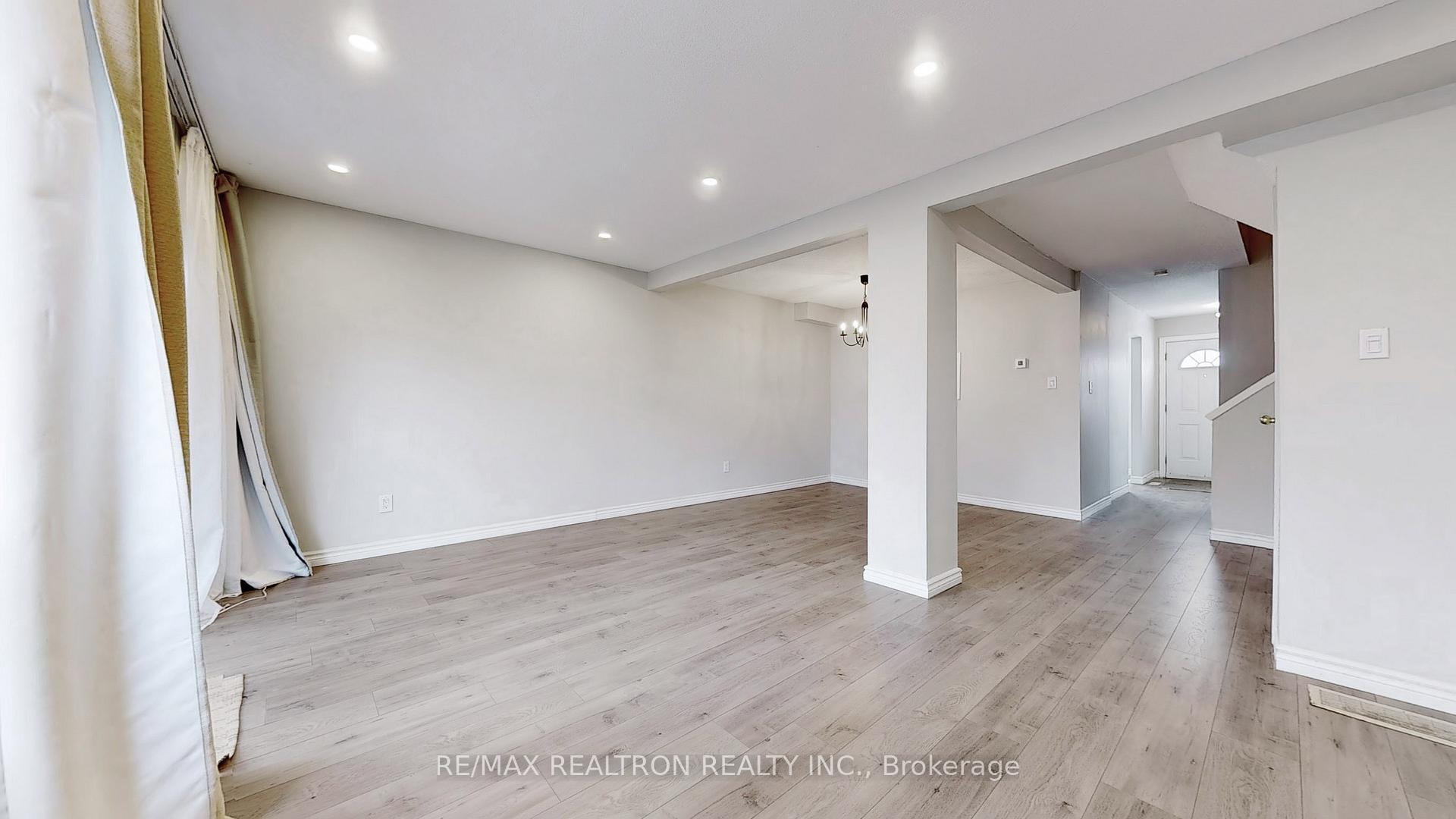 Photo 5 of Unit 60, 2079 The Collegeway Way, Mississauga, Erin Mills — HOMEH