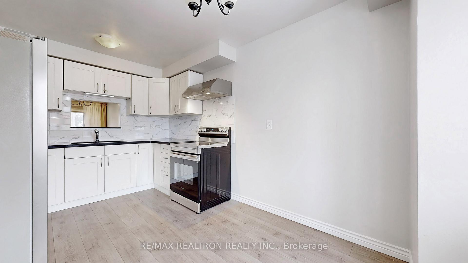 Photo 6 of Unit 60, 2079 The Collegeway Way, Mississauga, Erin Mills — HOMEH
