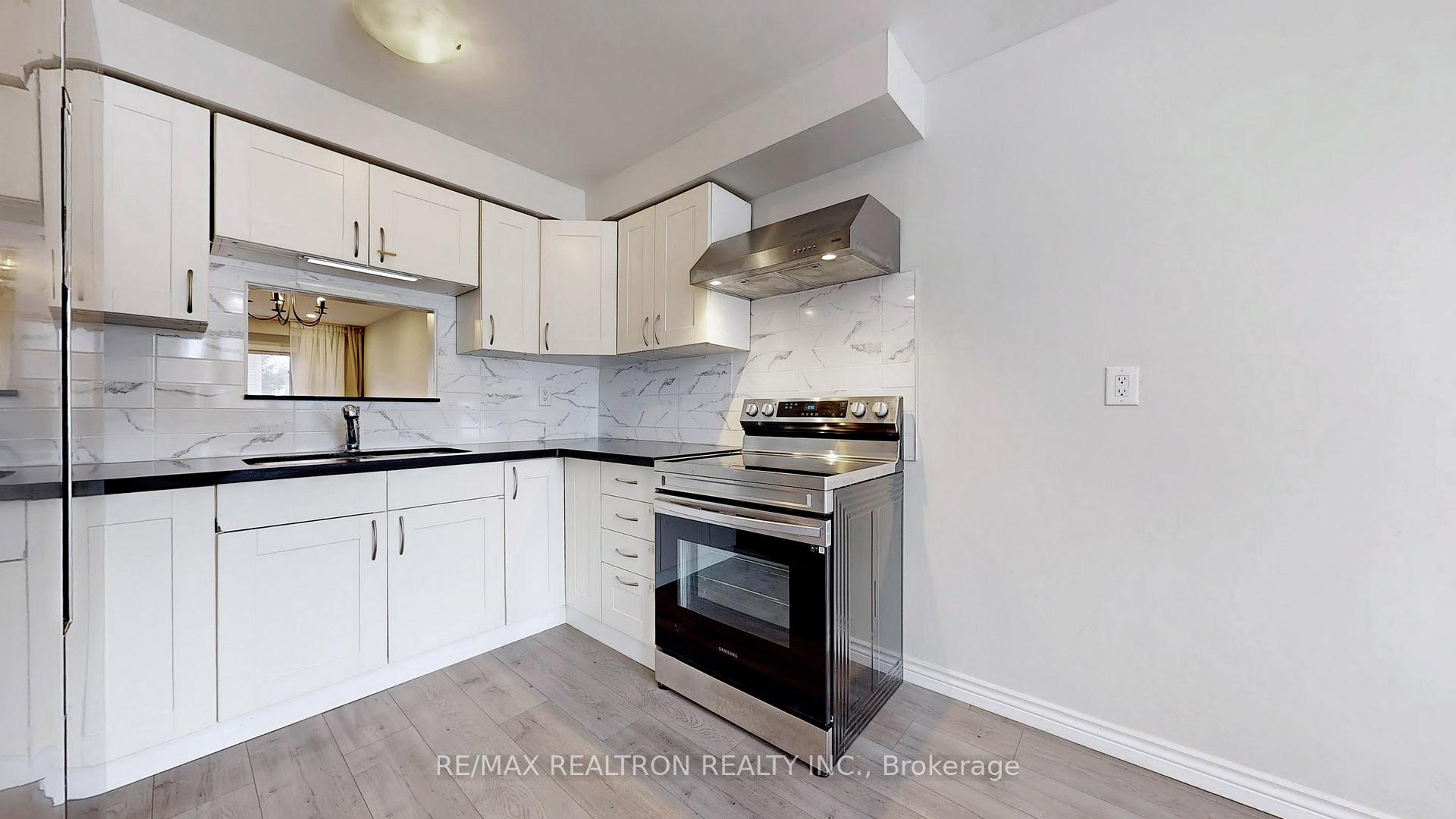 Photo 9 of Unit 60, 2079 The Collegeway Way, Mississauga, Erin Mills — HOMEH