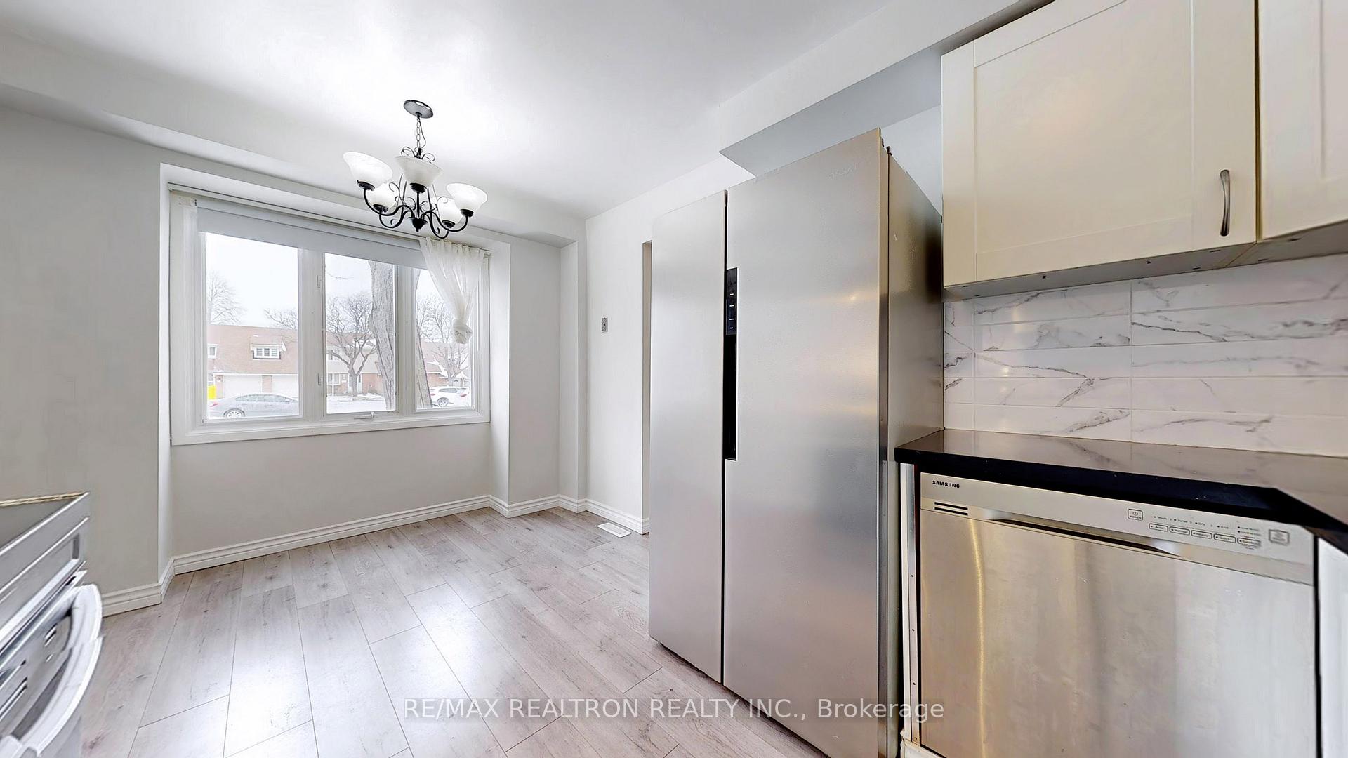 Photo 11 of Unit 60, 2079 The Collegeway Way, Mississauga, Erin Mills — HOMEH