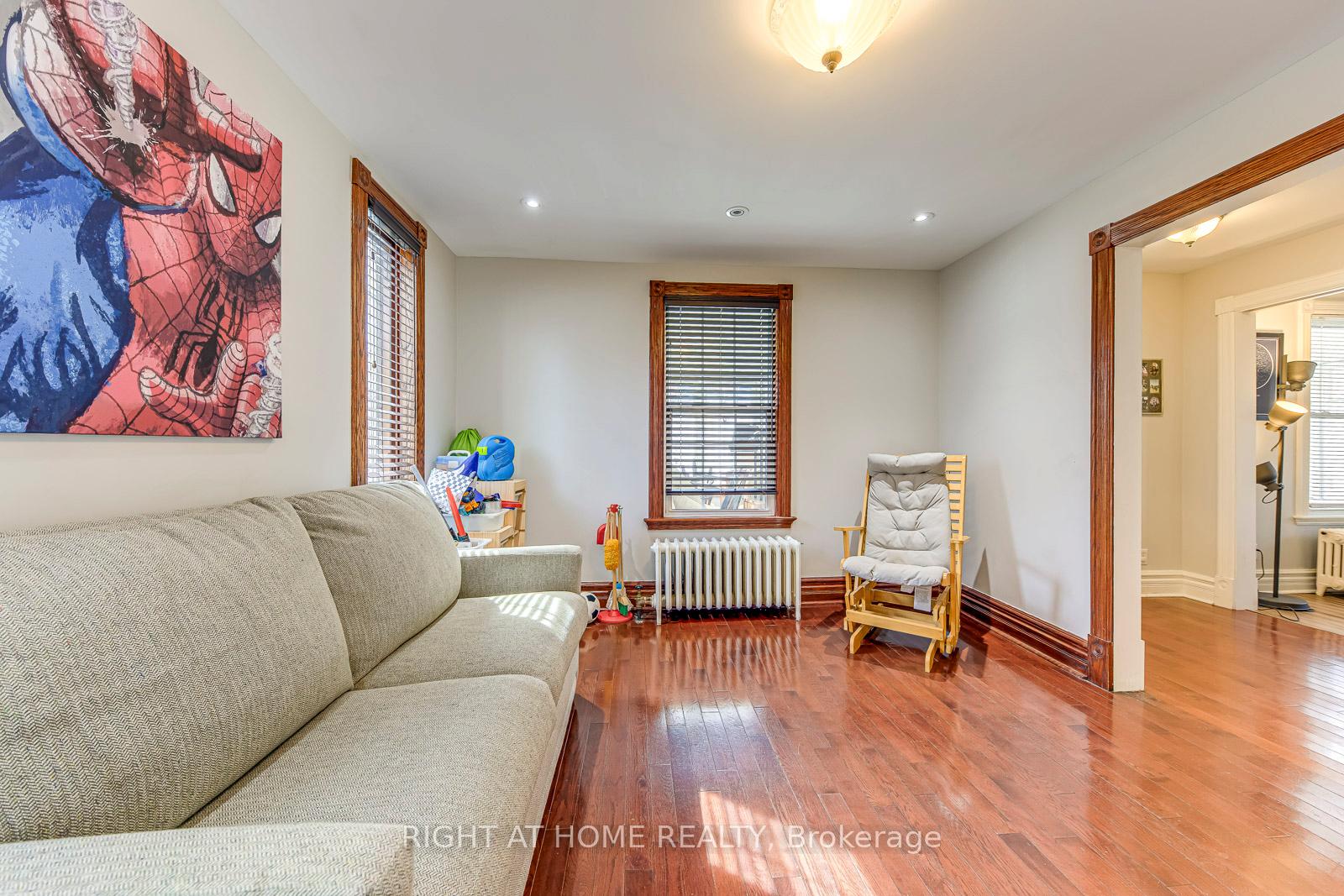 Photo 9 of 24 Mill Street N, Brampton, Downtown Brampton — HOMEH