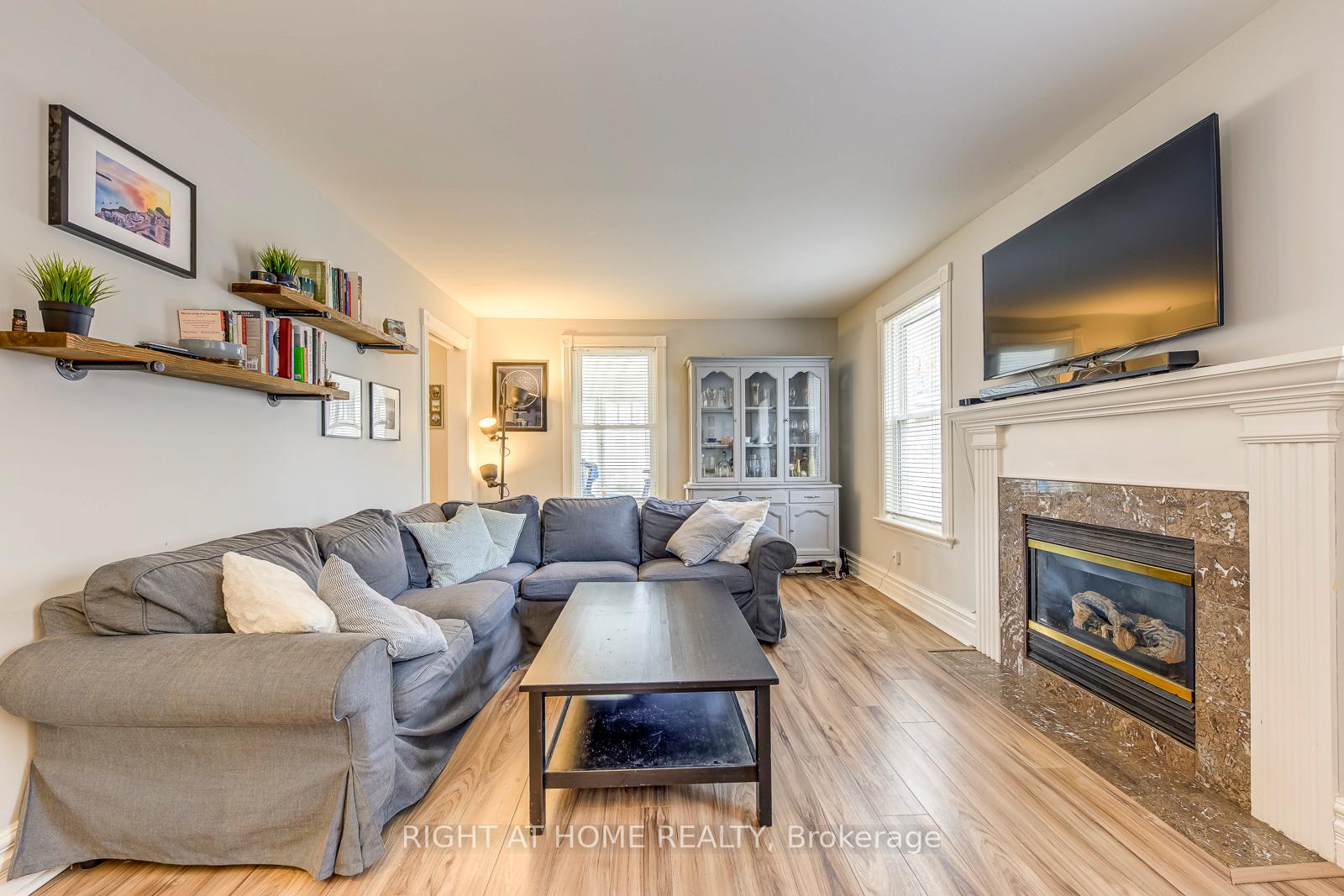 Photo 12 of 24 Mill Street N, Brampton, Downtown Brampton — HOMEH
