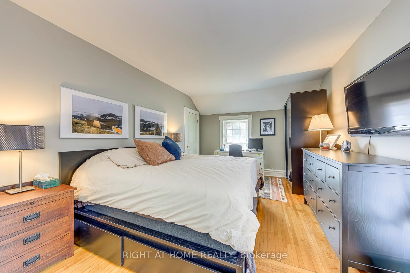 Photo 21 of 24 Mill Street N, Brampton, Downtown Brampton — HOMEH