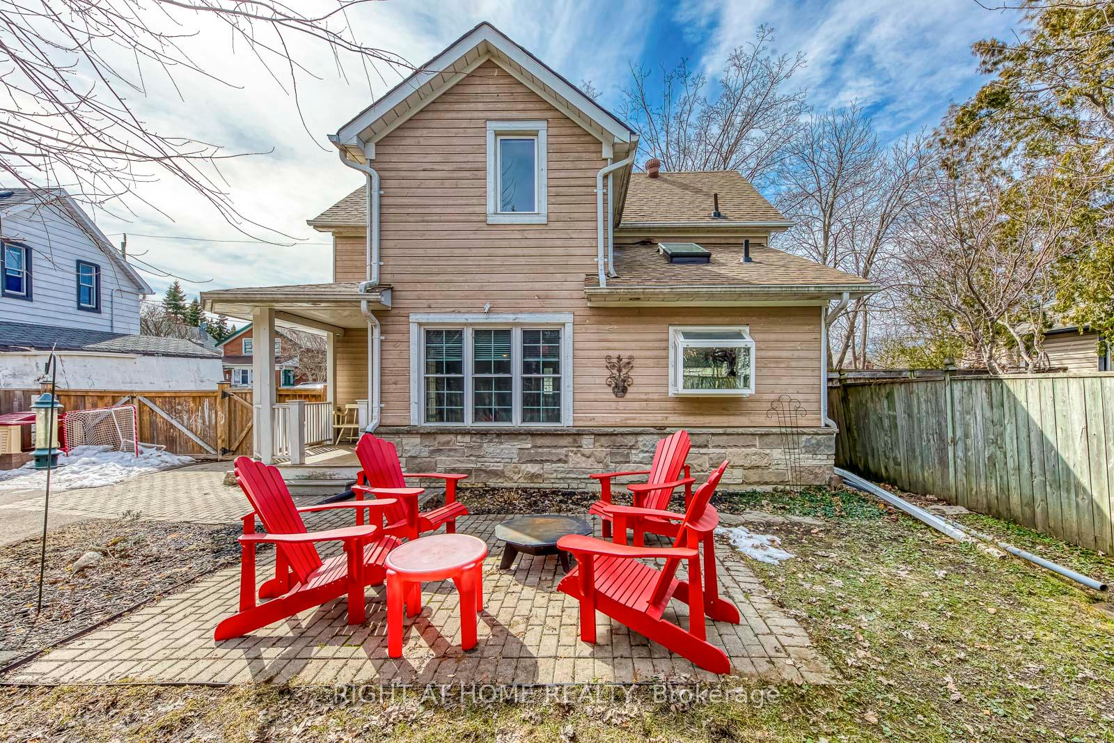 Photo 35 of 24 Mill Street N, Brampton, Downtown Brampton — HOMEH