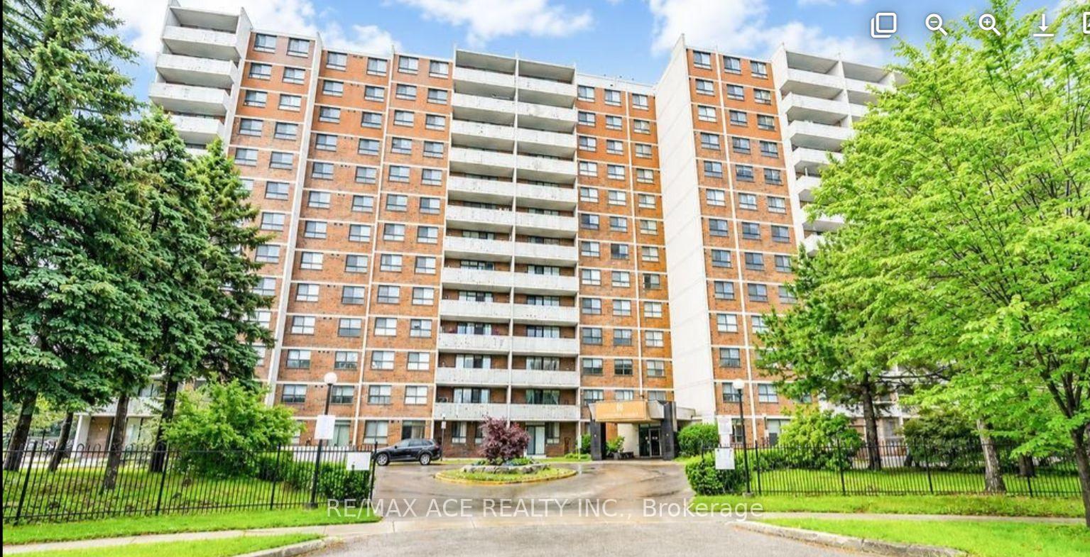 Front of Unit 107, 10 Stonehill Court