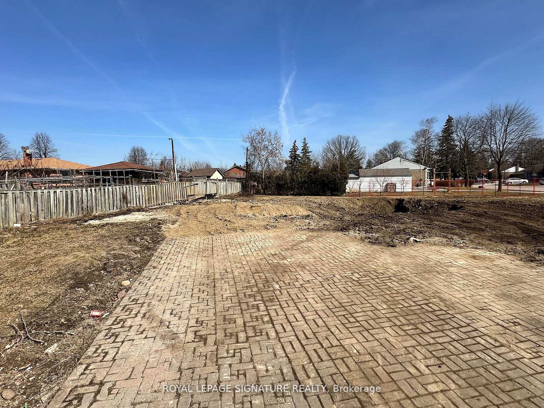 Photo 4 of 88-A Hurricane Avenue, Vaughan, West Woodbridge — HOMEH