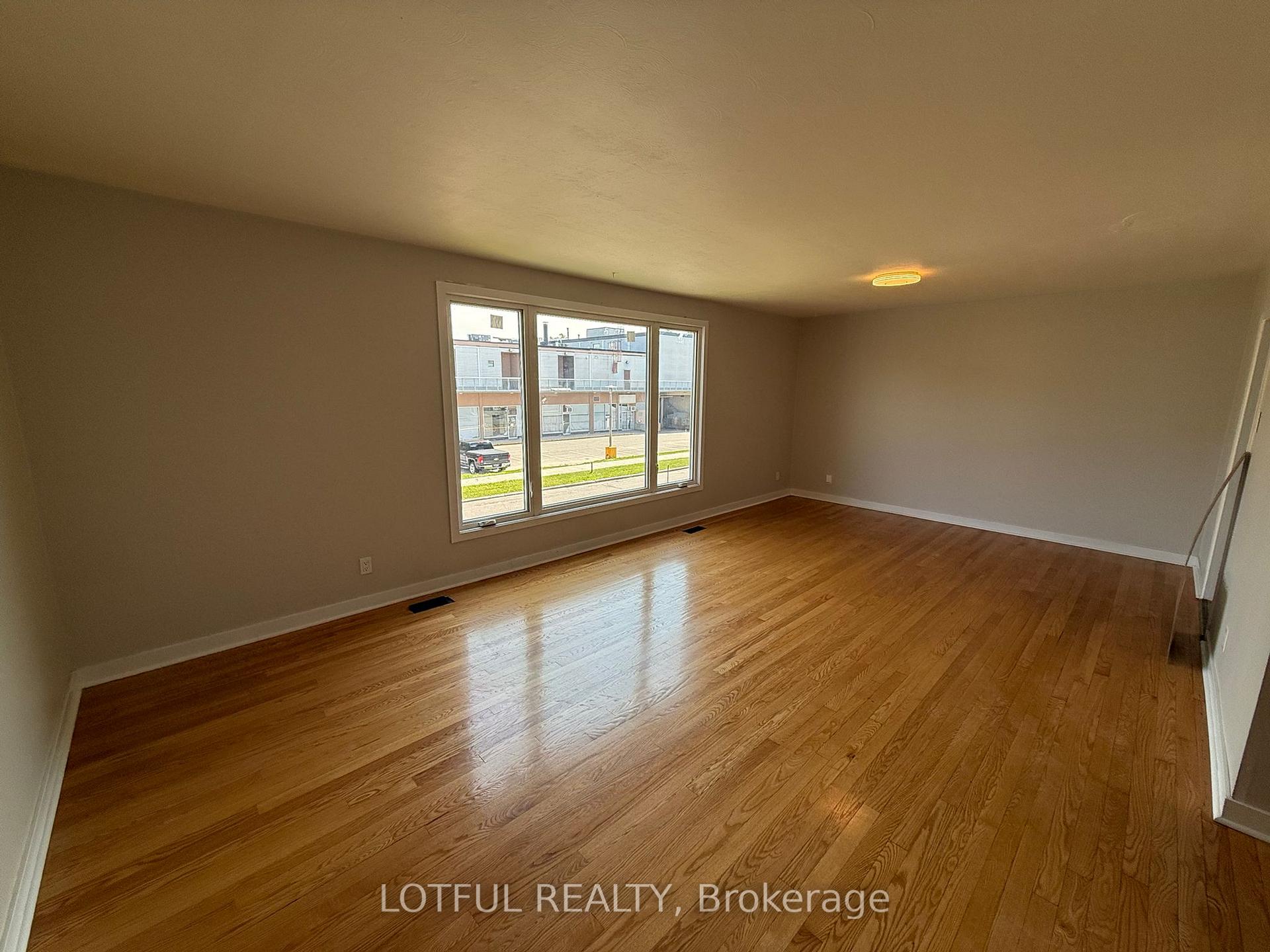 Photo 4 of Unit A, 2647 Priscilla Street, Ottawa, Britannia — HOMEH