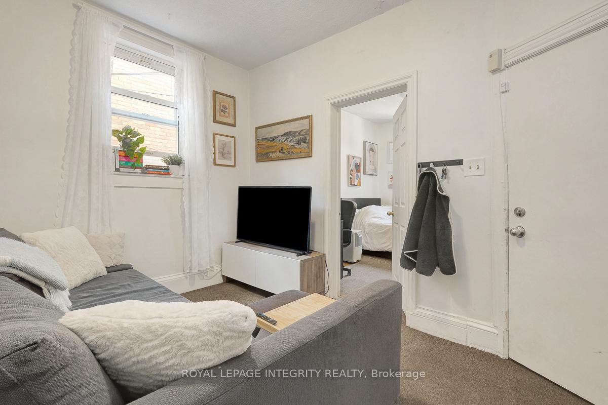 Photo 3 of 199 Henderson Avenue, Ottawa, Sandy Hill — HOMEH