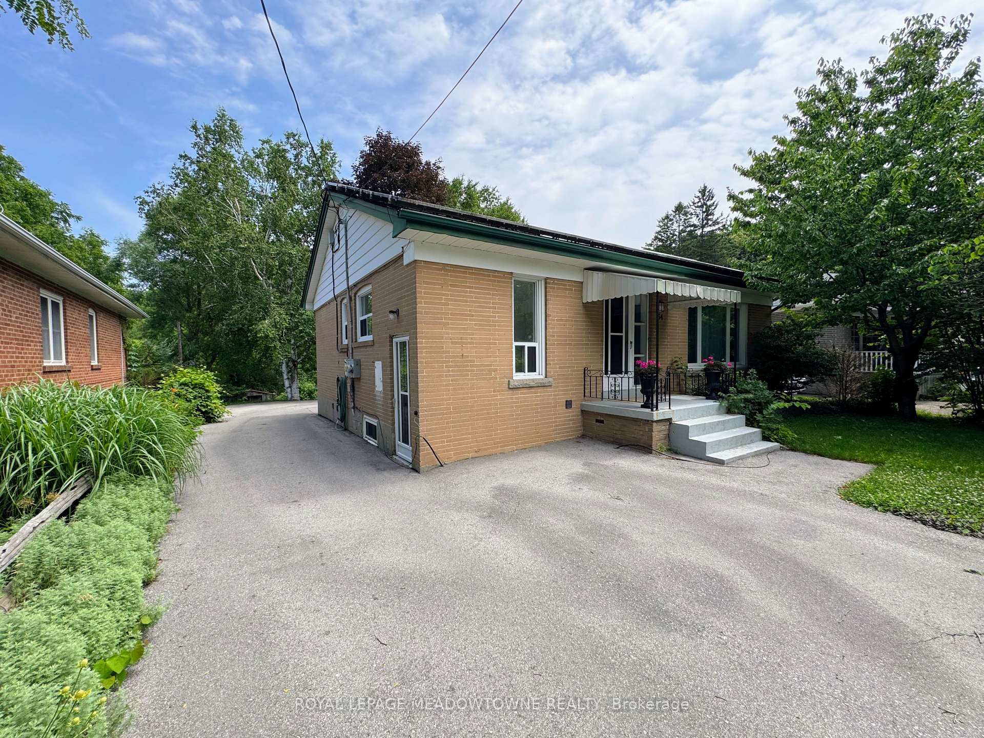 Photo 1 of Unit Bsmt, 54 Hewson Crescent, Halton Hills, Georgetown — HOMEH