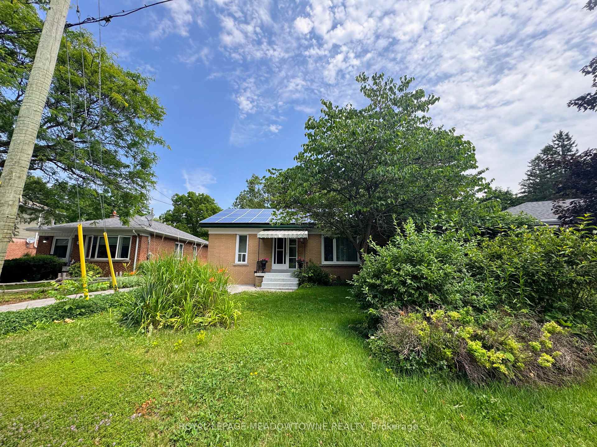 Photo 2 of Unit Bsmt, 54 Hewson Crescent, Halton Hills, Georgetown — HOMEH