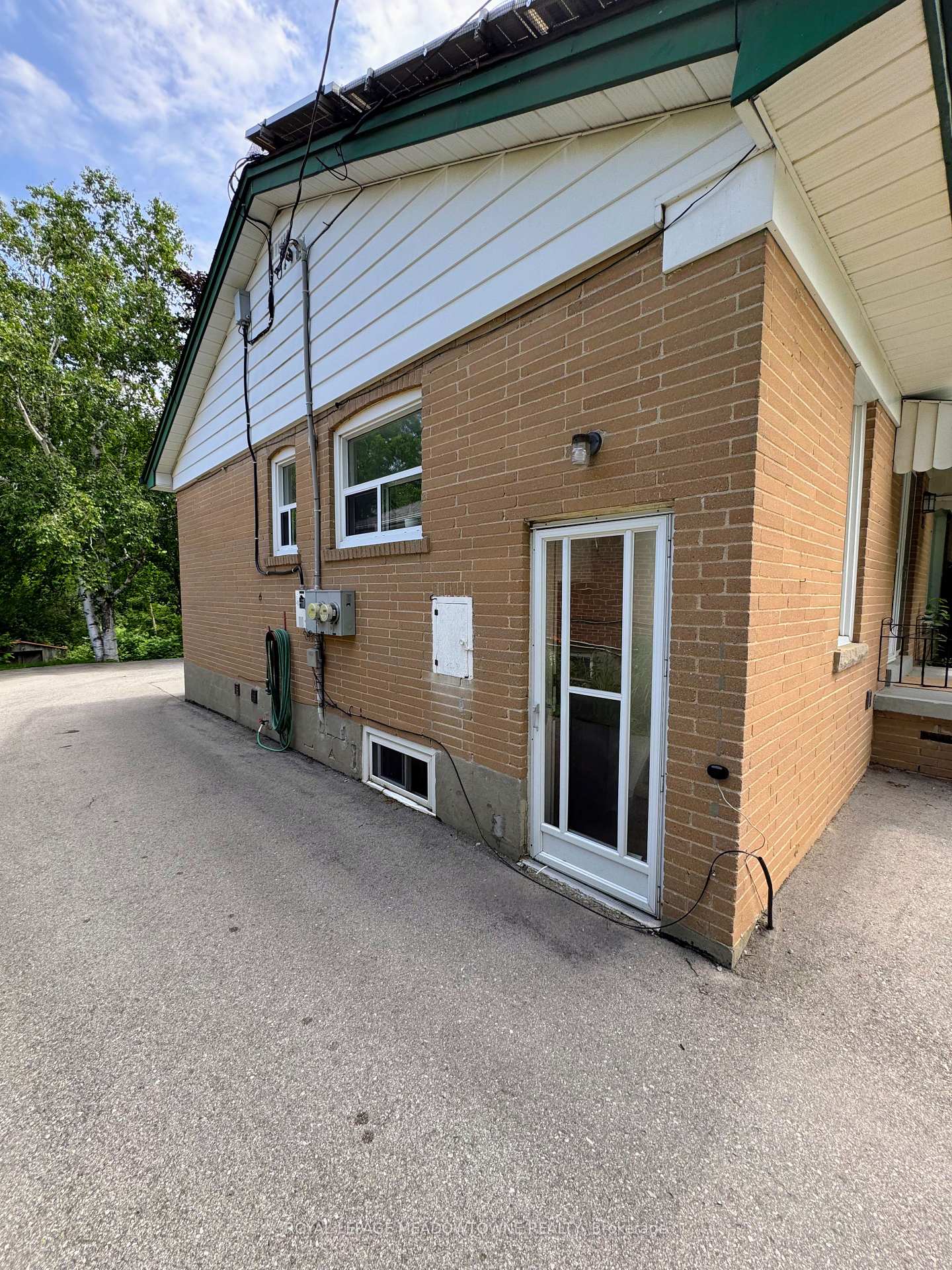 Photo 3 of Unit Bsmt, 54 Hewson Crescent, Halton Hills, Georgetown — HOMEH
